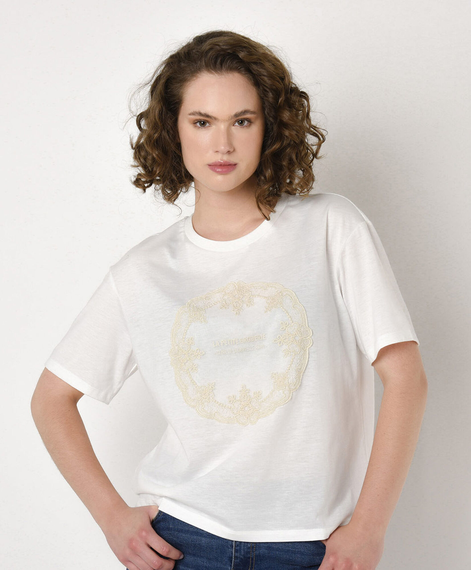 Polera mujer estampado encaje blanca Polera mujer estampado encaje blanca