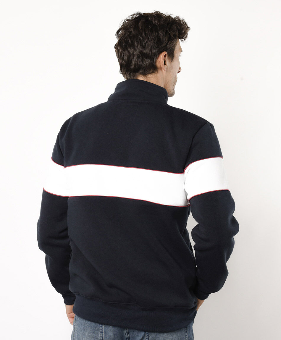 Poler&oacute;n hombre l&iacute;nea cierre medio