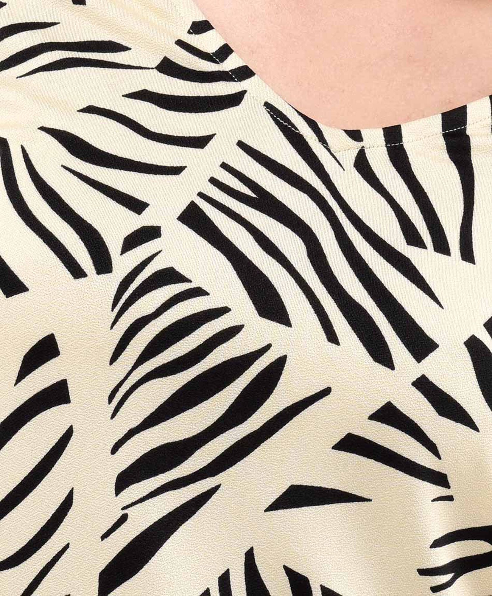 Polera mujer estampado estilo animal print Polera mujer estampado estilo animal print