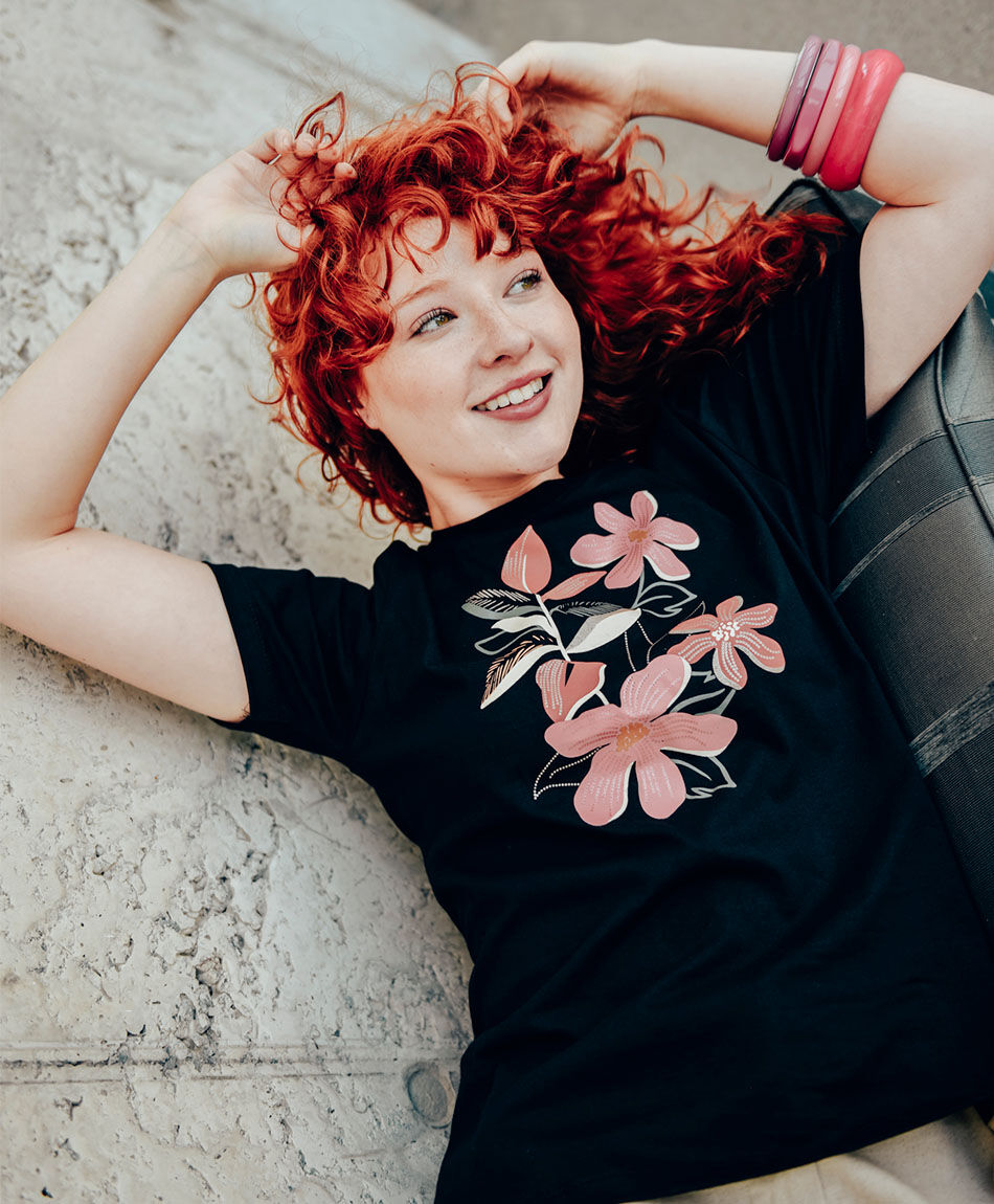 Polera mujer flores rosadas