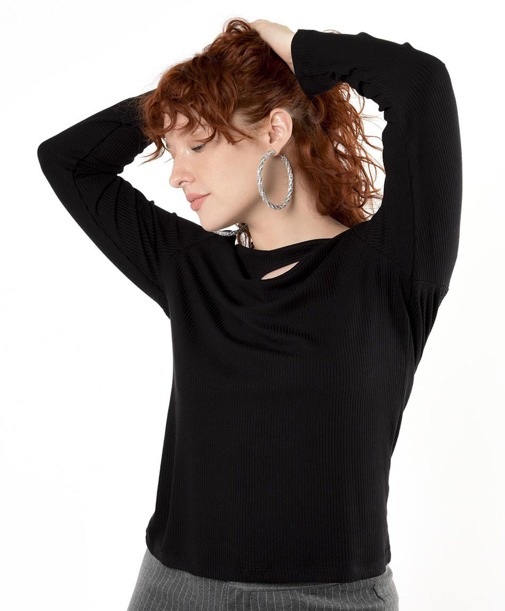 Polera mujer acanalada cut out Polera mujer acanalada cut out