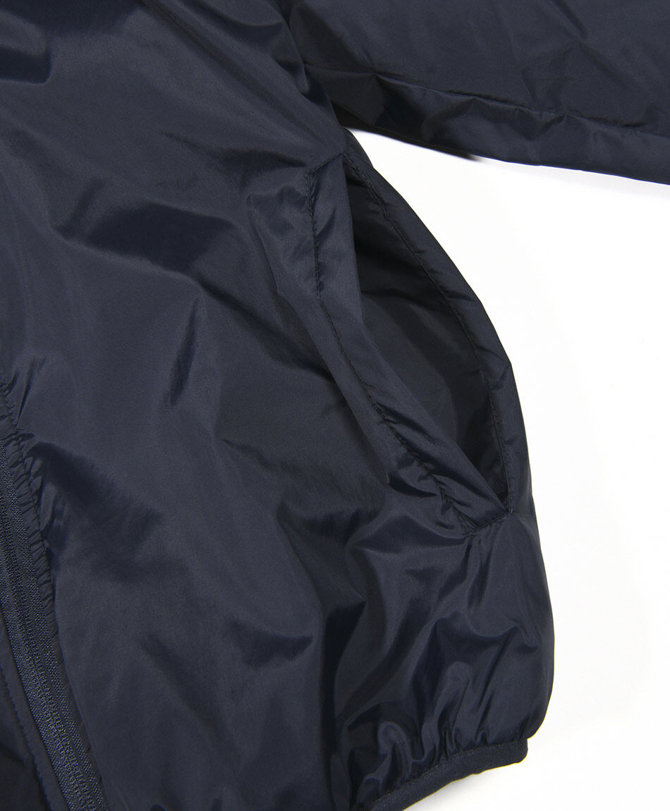 Parka escolar estilo cortaviento