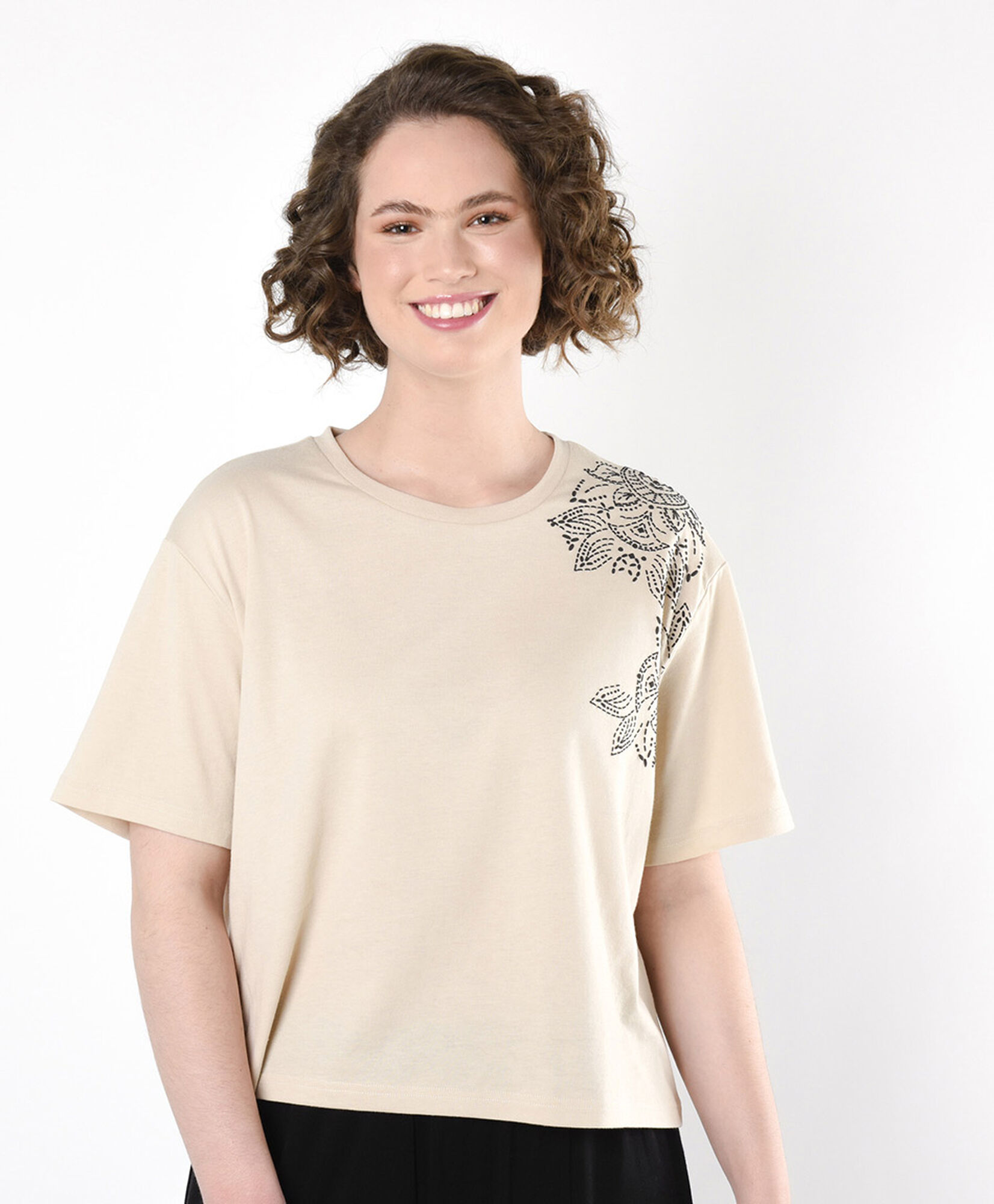 Polera mujer print mandala hombro Polera mujer print mandala hombro
