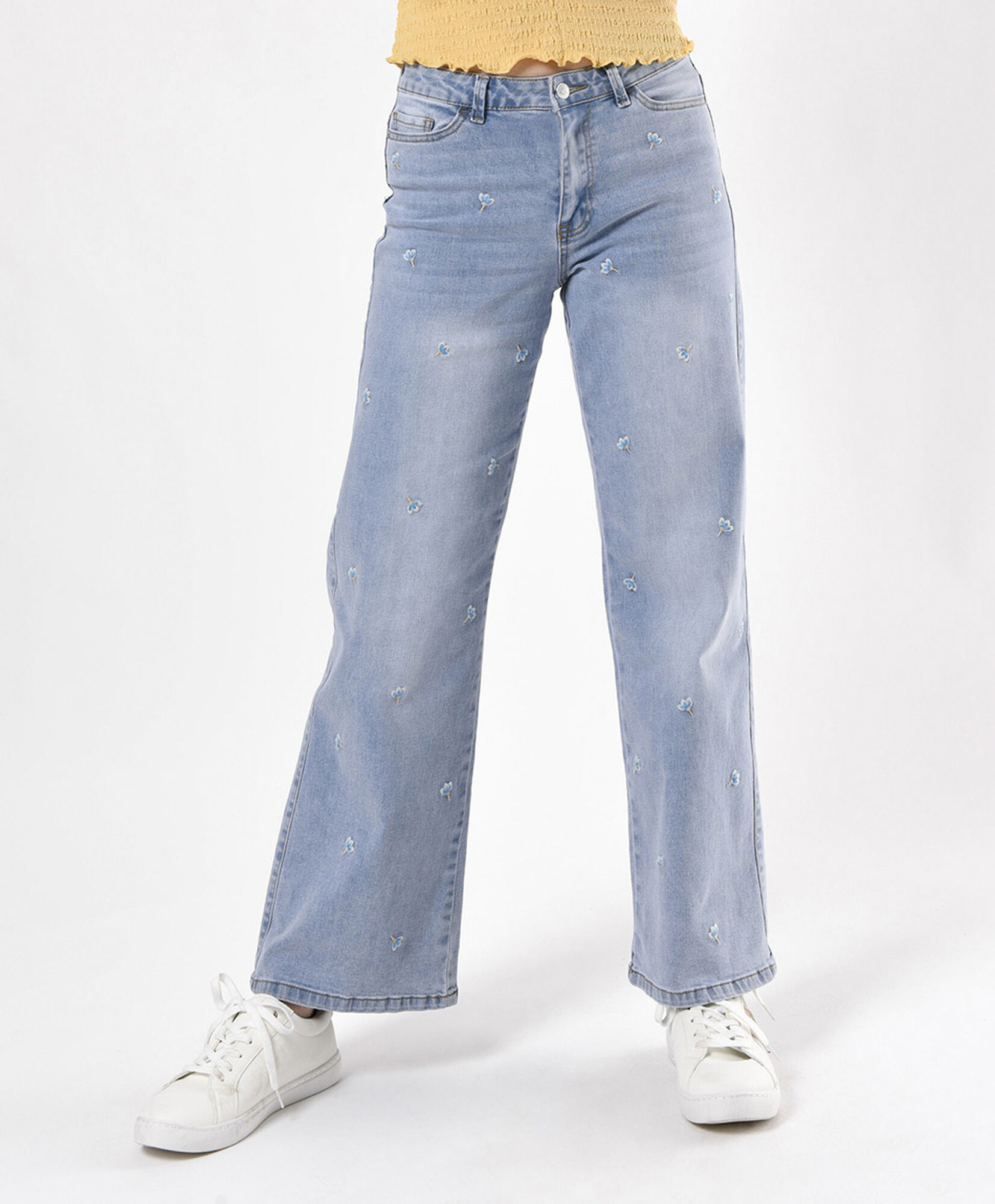 Jeans mujer flores bordadas Jeans mujer flores bordadas