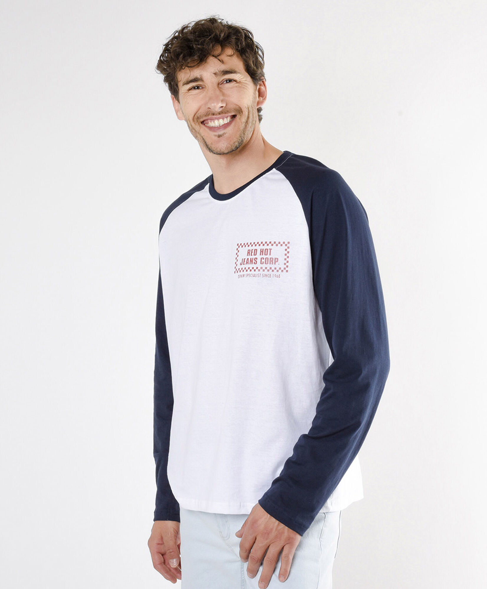 Polera hombre doble estampado bicolor Polera hombre doble estampado bicolor