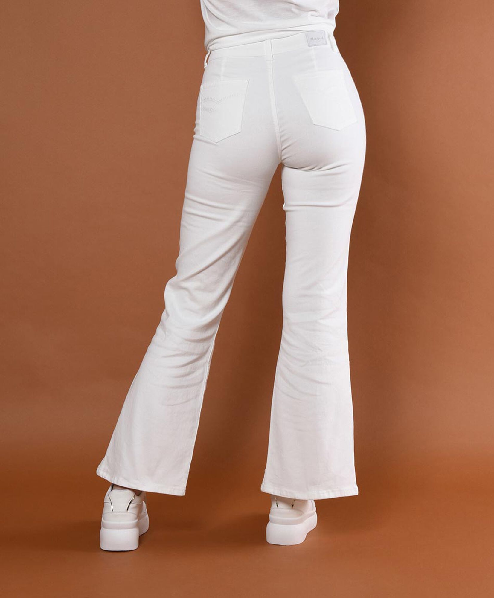 Jeans tiro medio flare Jeans tiro medio flare