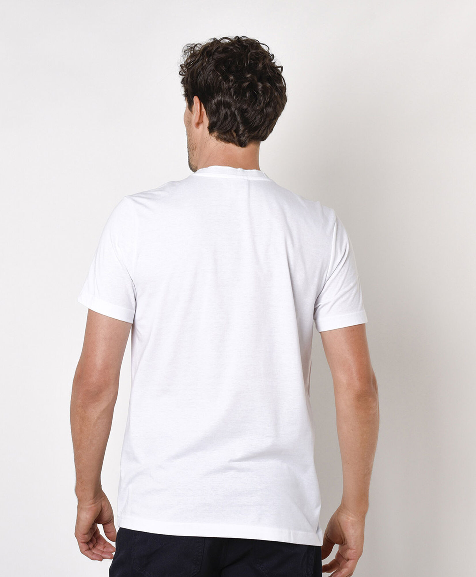 Polera hombre texto cuello Polera hombre texto cuello