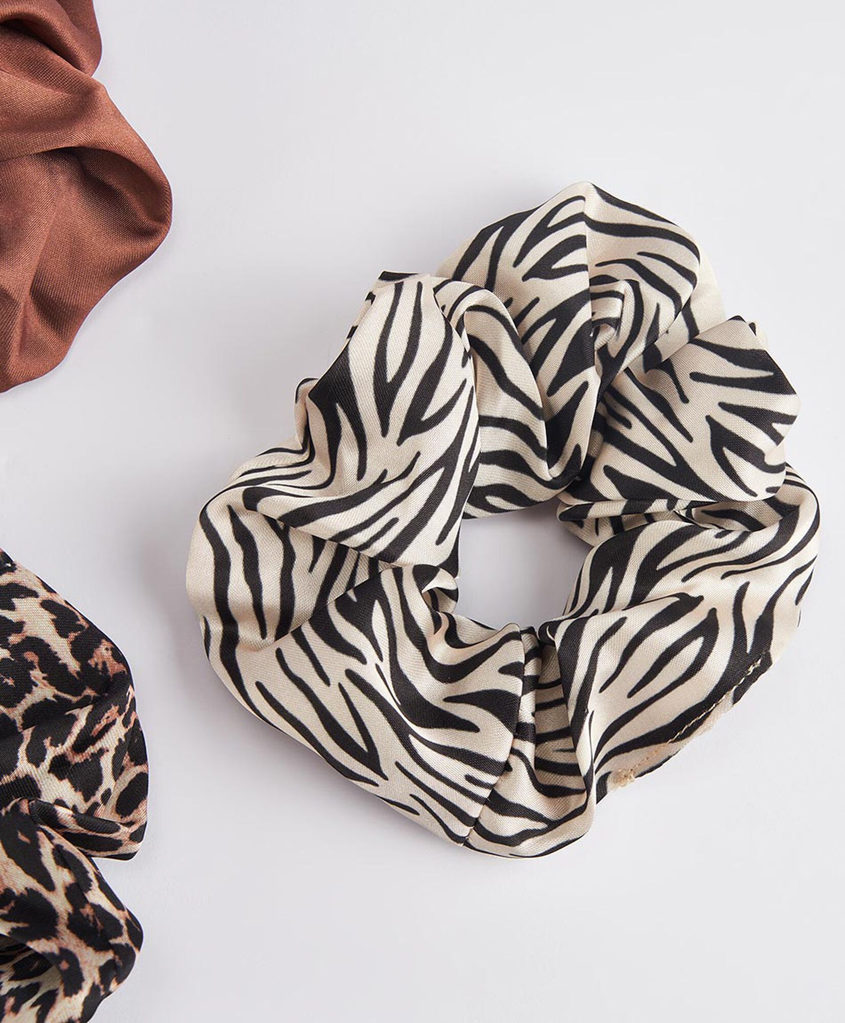 Set 3 scrunchies mujer animal print Set 3 scrunchies mujer animal print