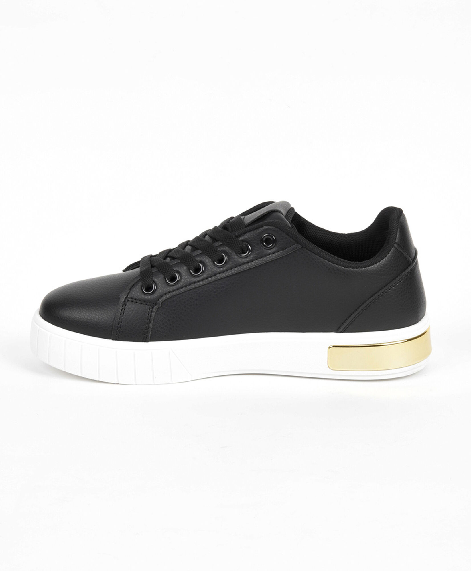 Zapatilla mujer cadenas doradas Zapatilla mujer cadenas doradas