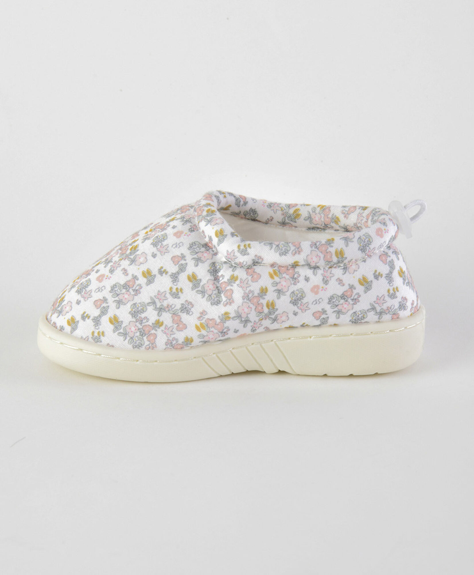 Pantufla infantil (20 a 25) florcitas Pantufla infantil (20 a 25) florcitas