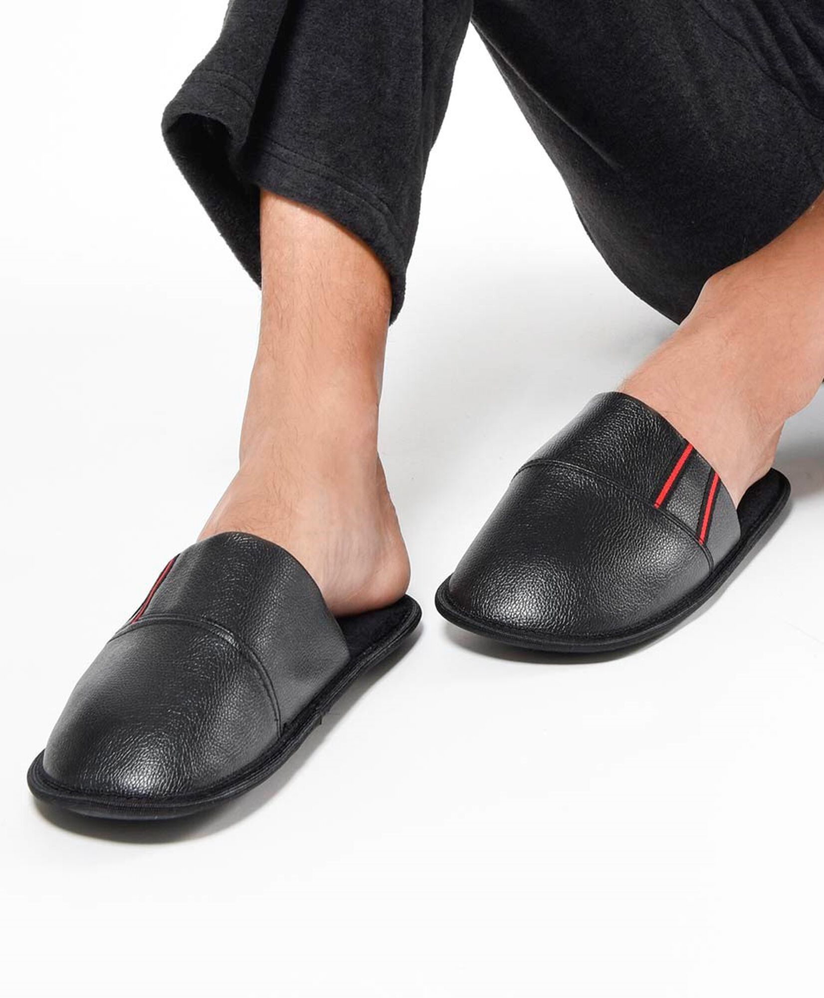 Pantufla hombre líneas rojas Pantufla hombre líneas rojas