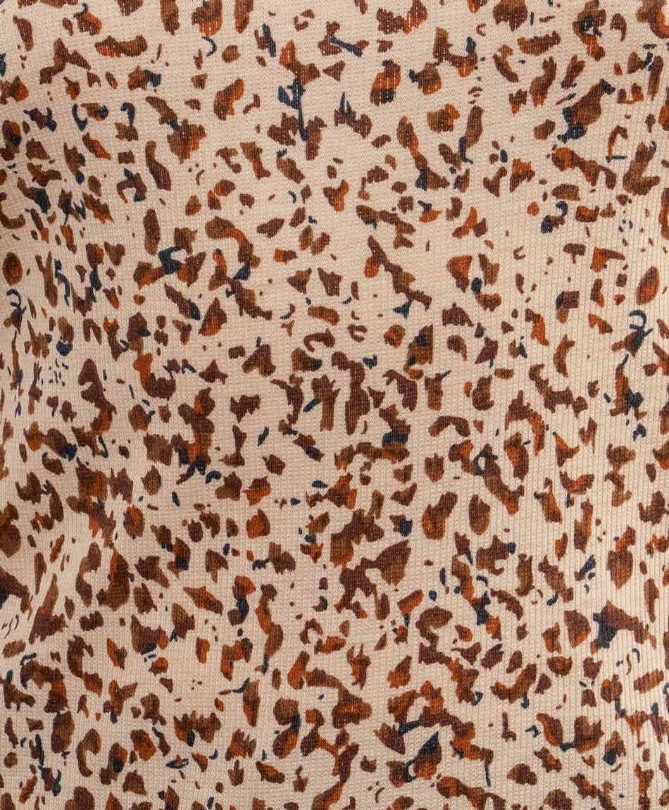 Polera mujer estilo animal print