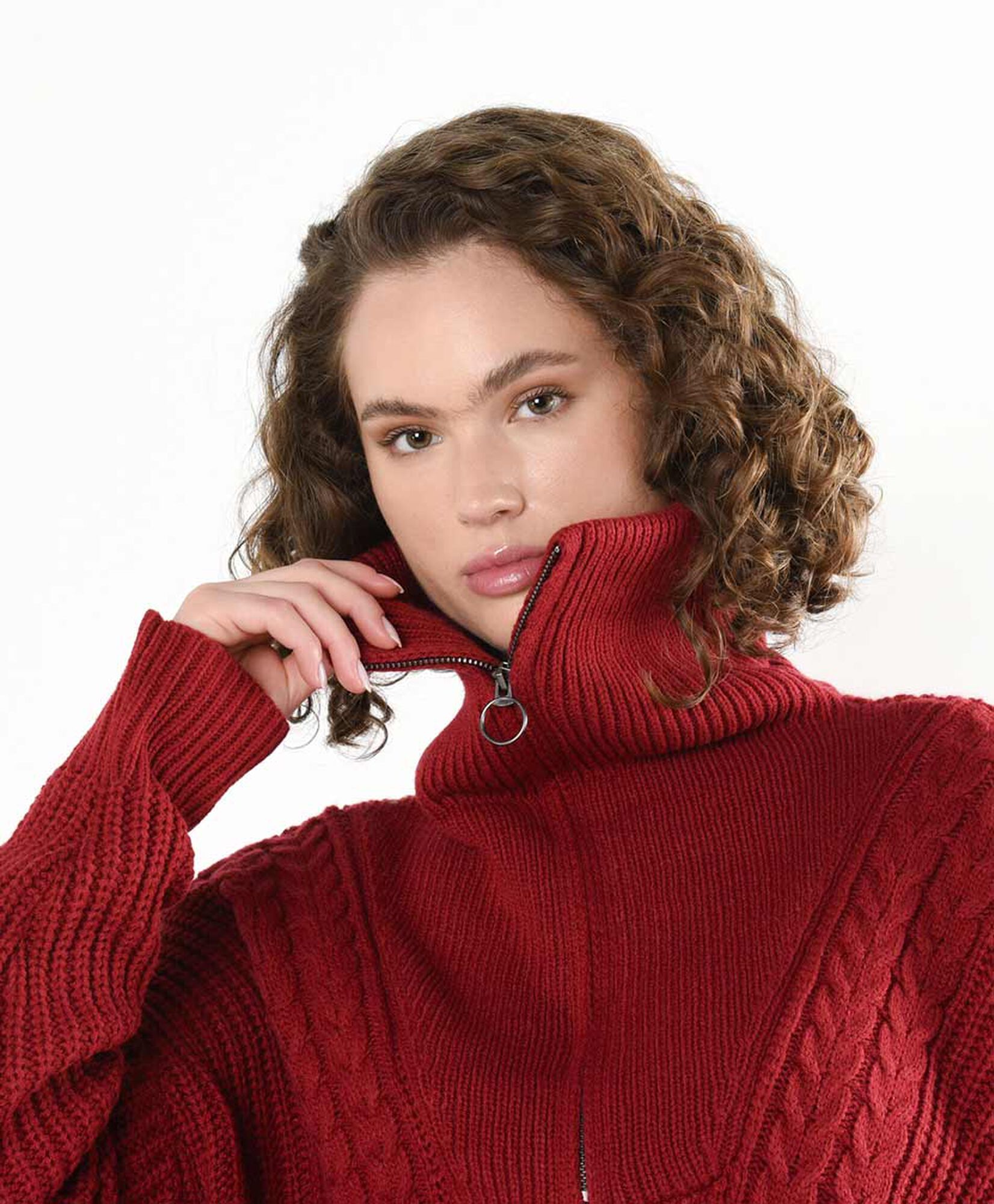 Sweater mujer trenzado rojo cierre medio Sweater mujer trenzado rojo cierre medio