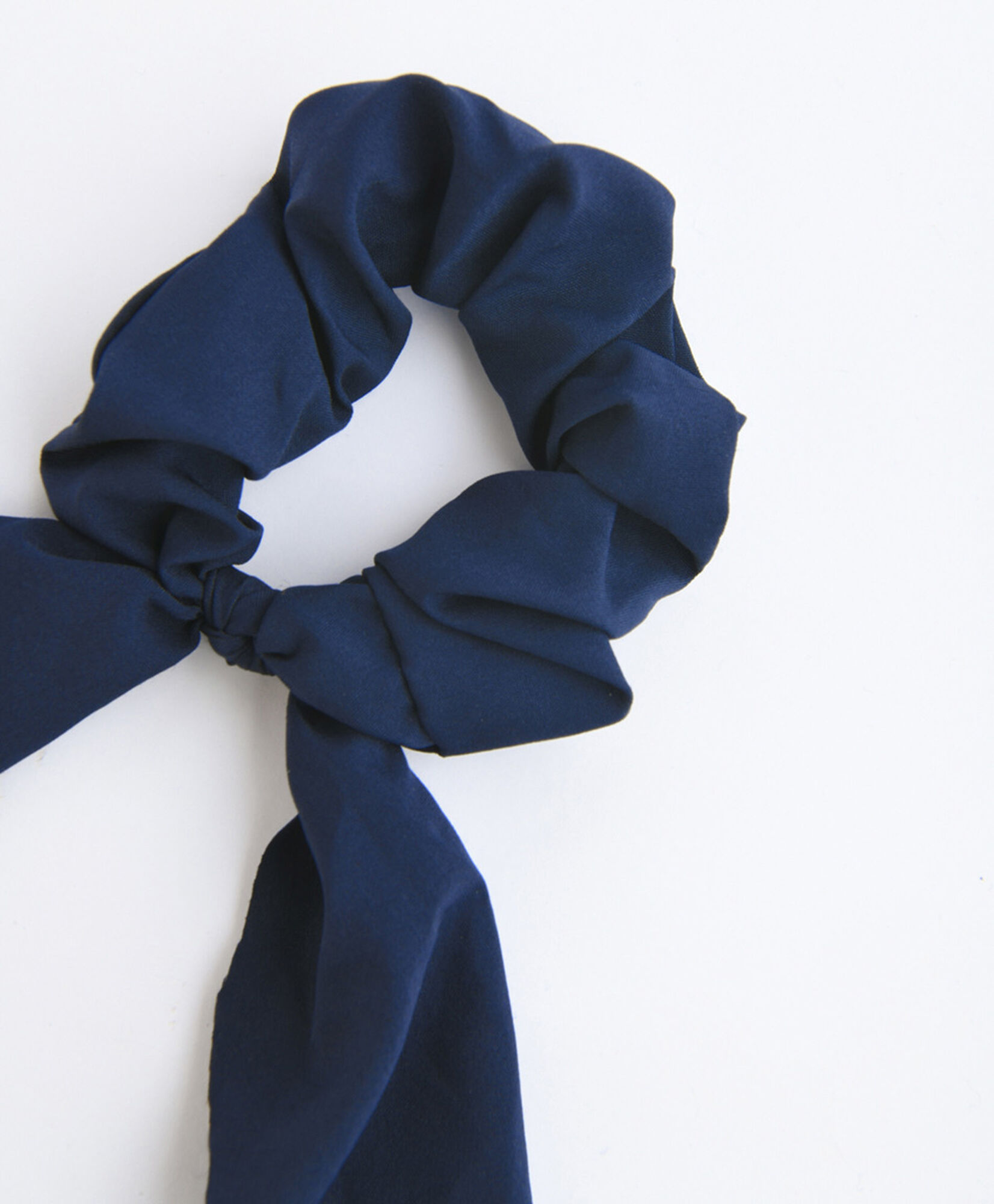 Set 2 scrunchies escolares lazo Set 2 scrunchies escolares lazo