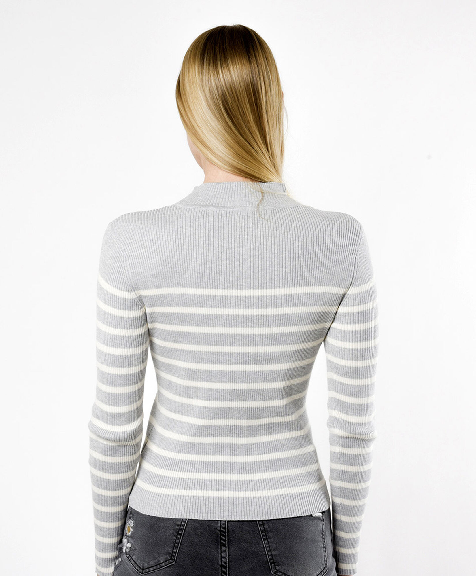 Sweater mujer líneas cuello medio Sweater mujer líneas cuello medio