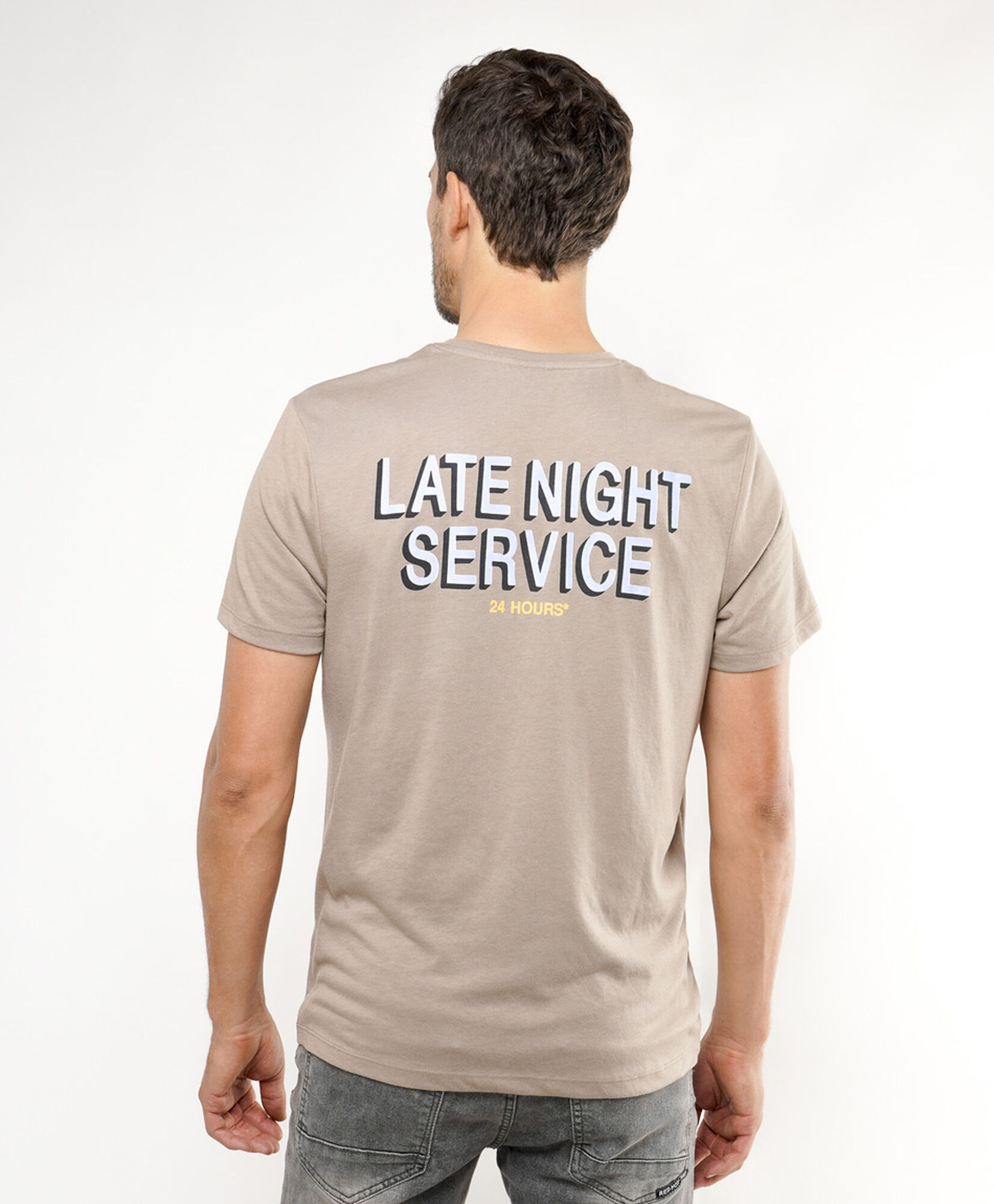 Polera hombre doble estampado beige Polera hombre doble estampado beige