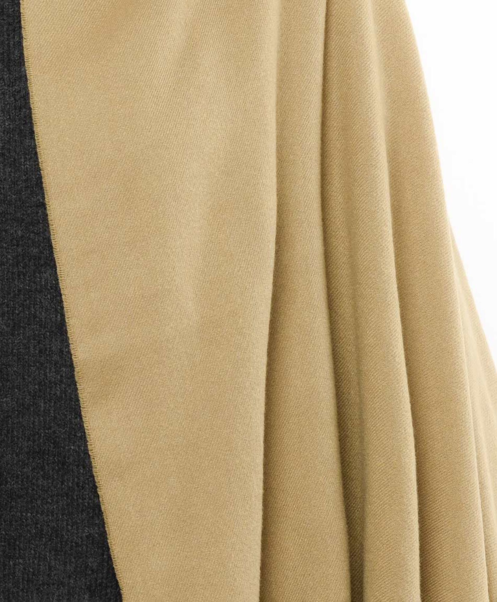 Ruana mujer suave beige Ruana mujer suave beige
