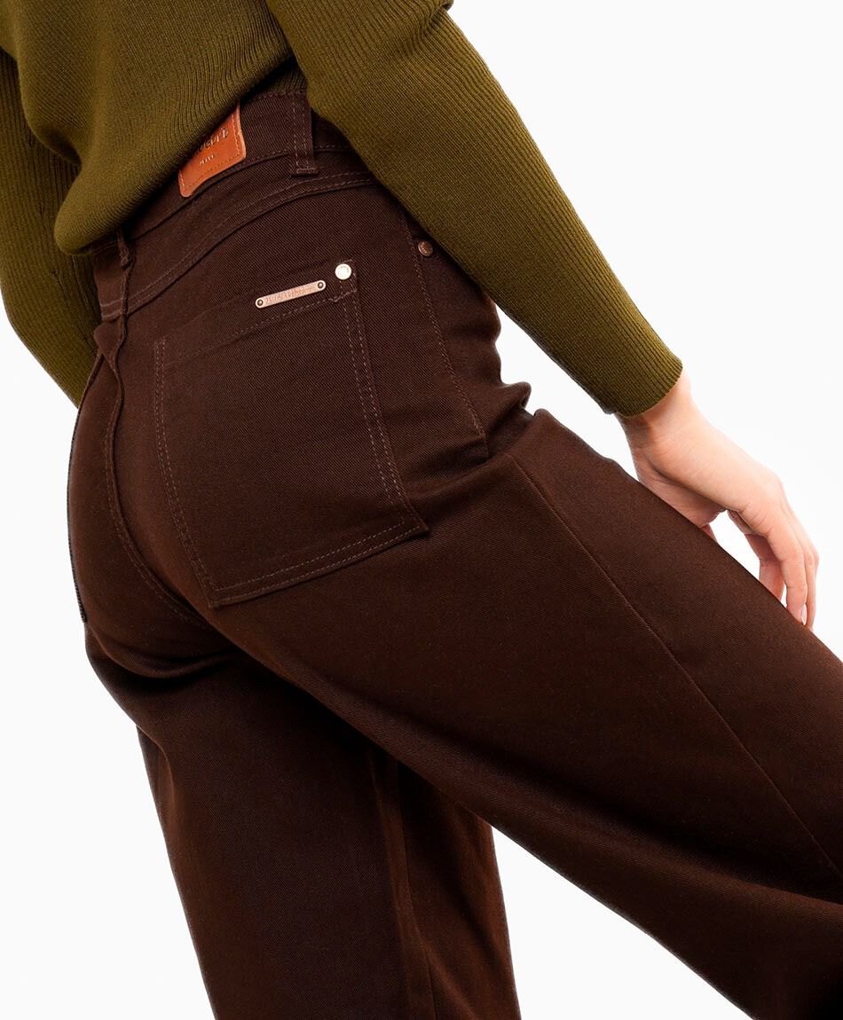 Pantal&oacute;n mujer cl&aacute;sico chocolate