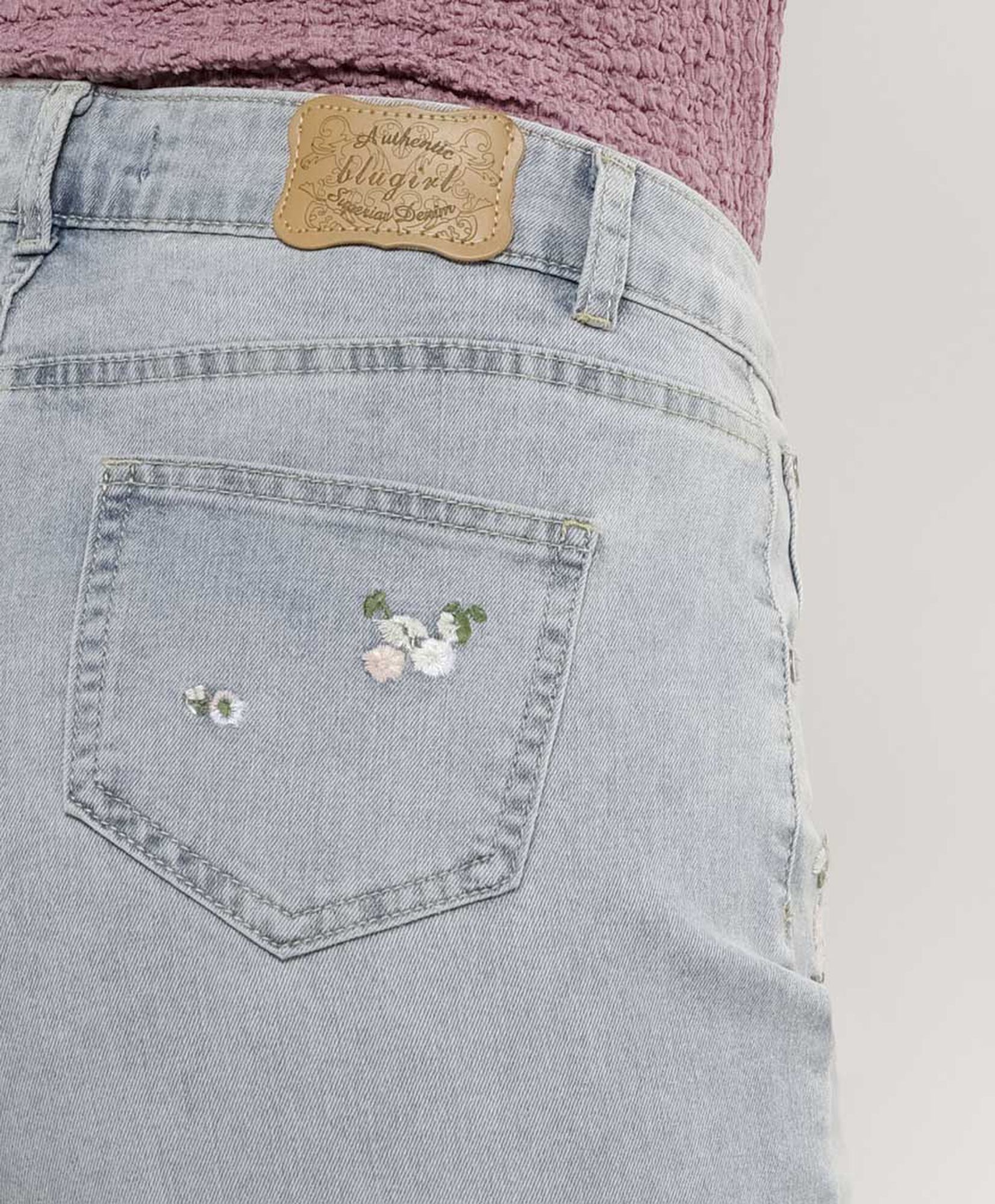 Jeans mujer florcitas bordadas Jeans mujer florcitas bordadas