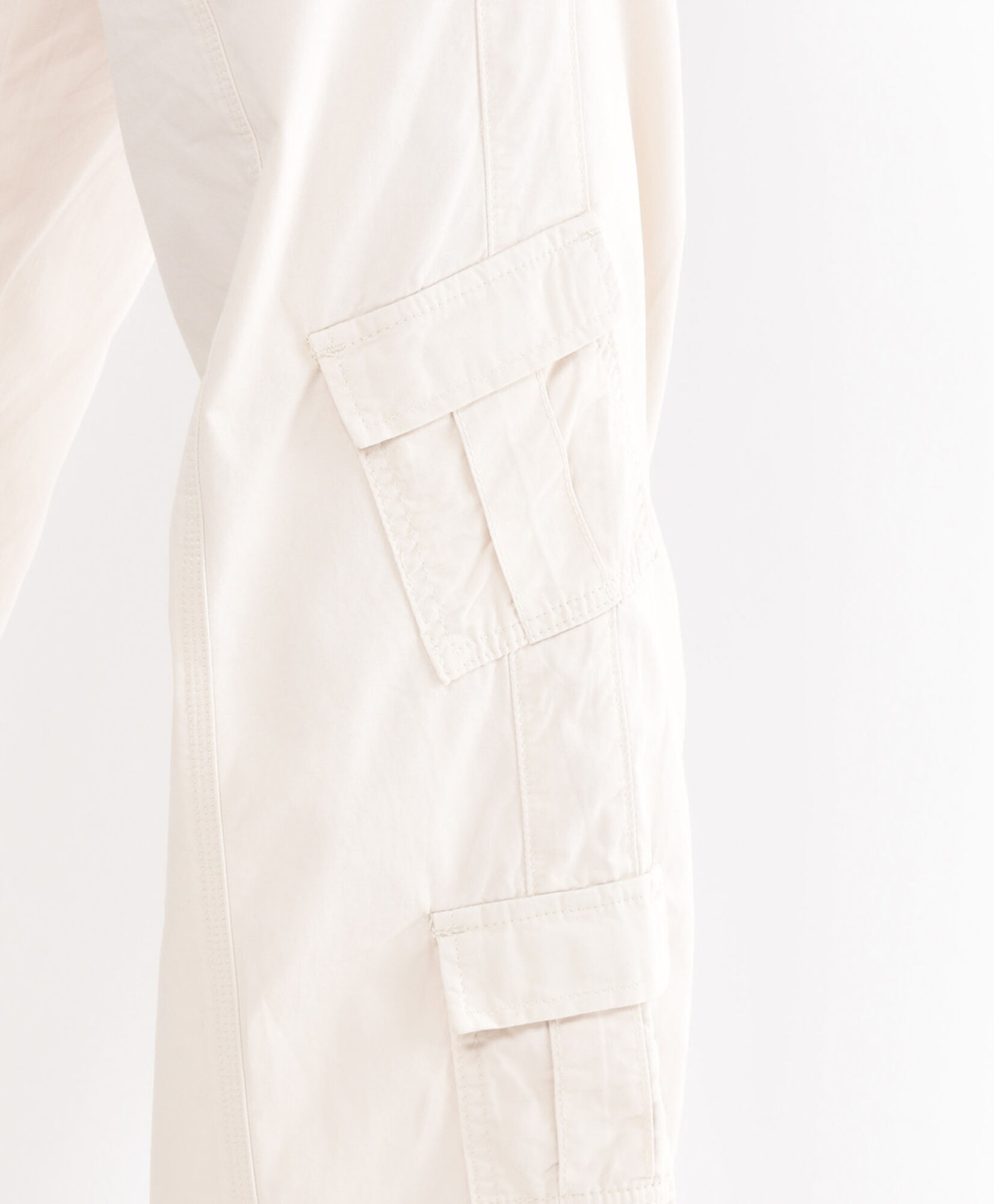 Pantalón mujer cargo costuras Pantalón mujer cargo costuras