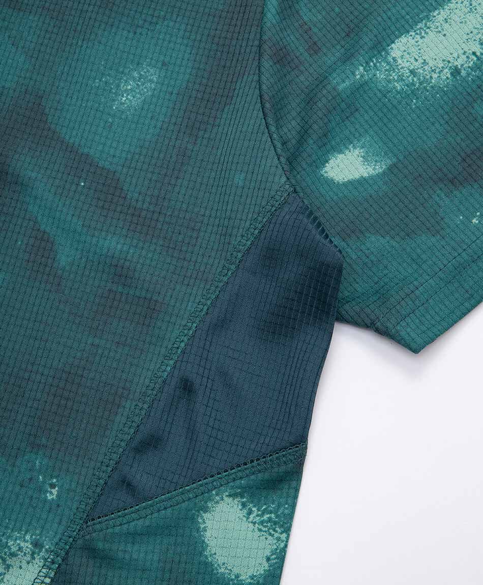 Polera deportiva hombre contrase green