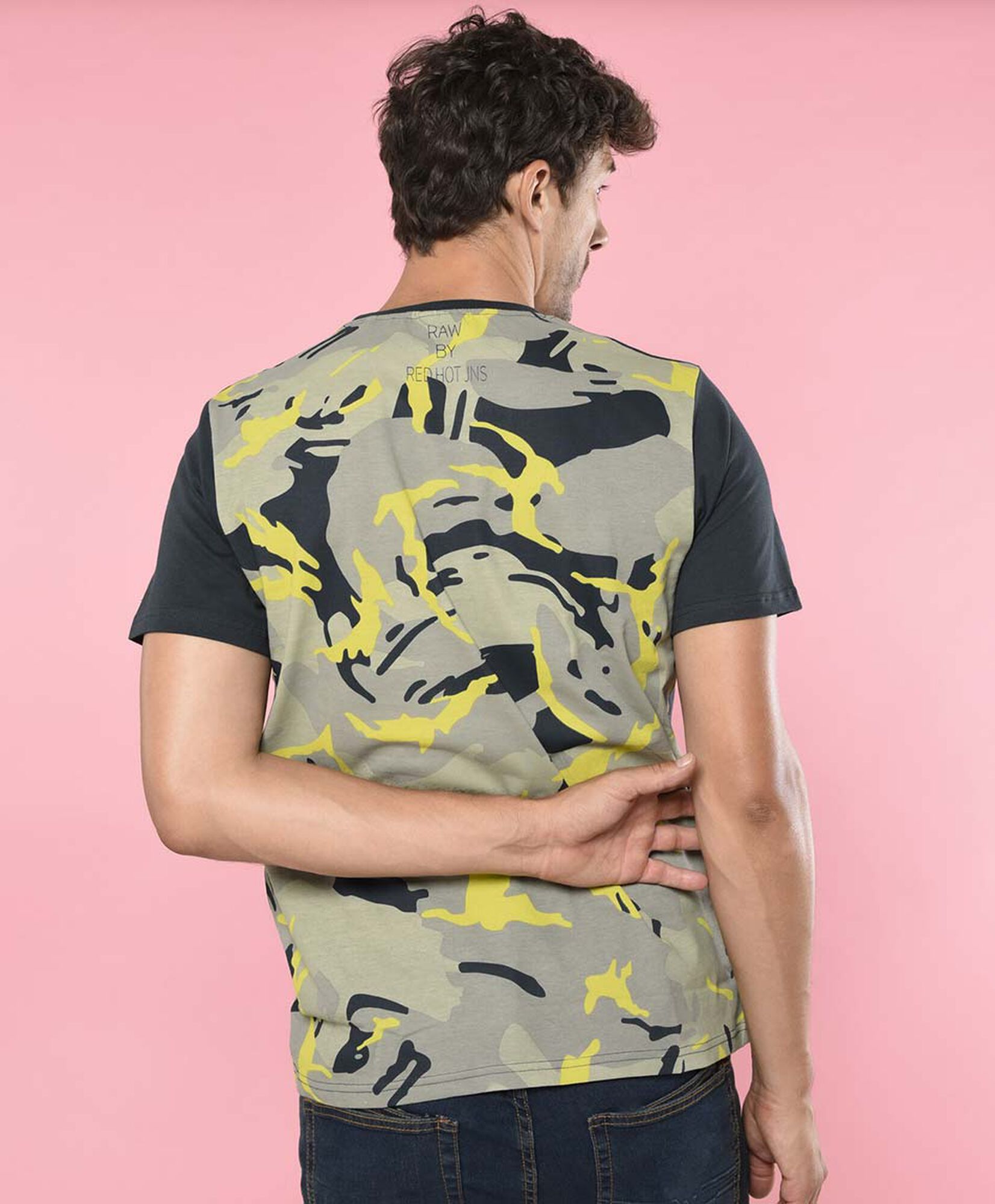 Polera hombre espalda camuflaje Polera hombre espalda camuflaje
