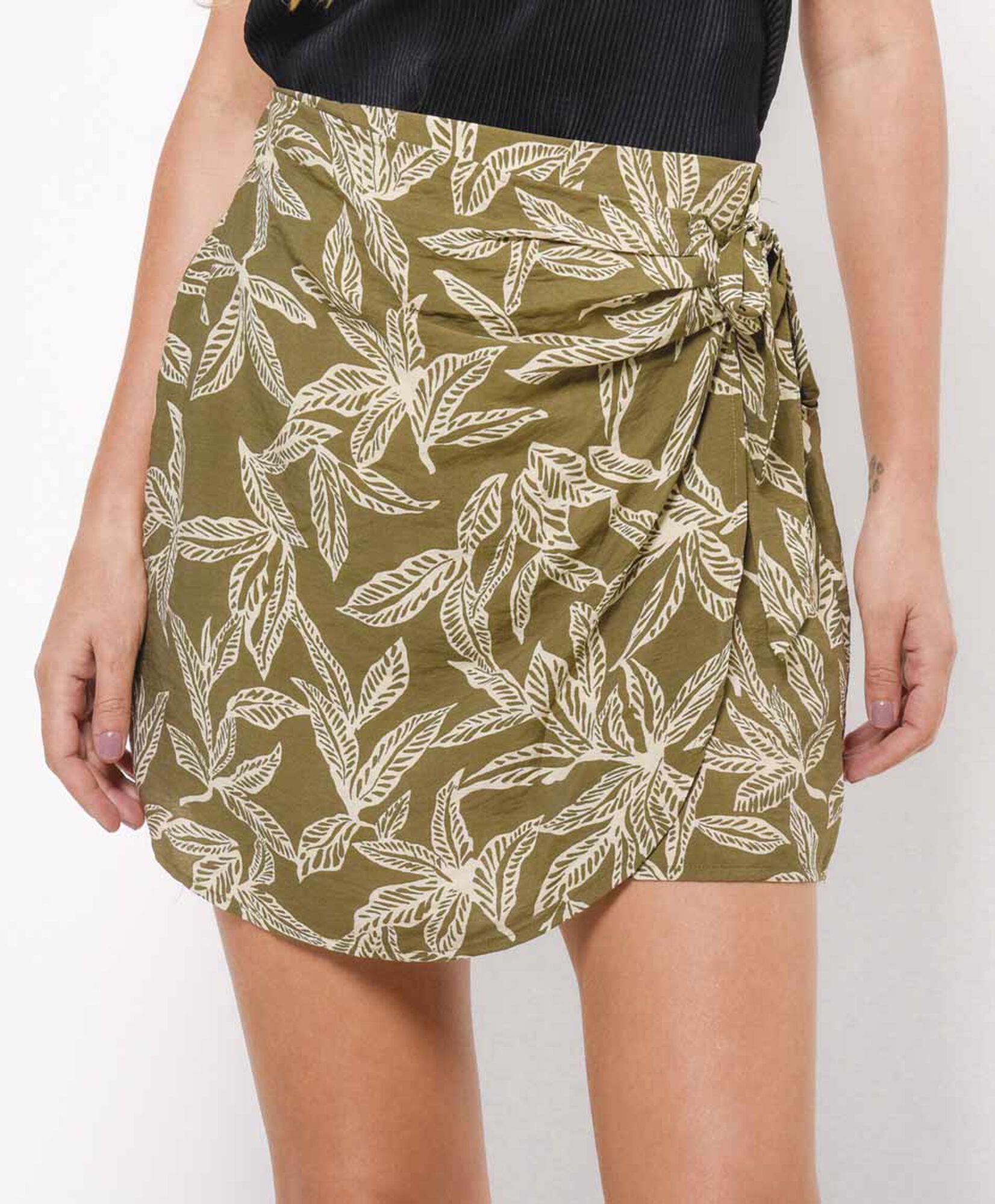 Mini falda mujer short flores Mini falda mujer short flores