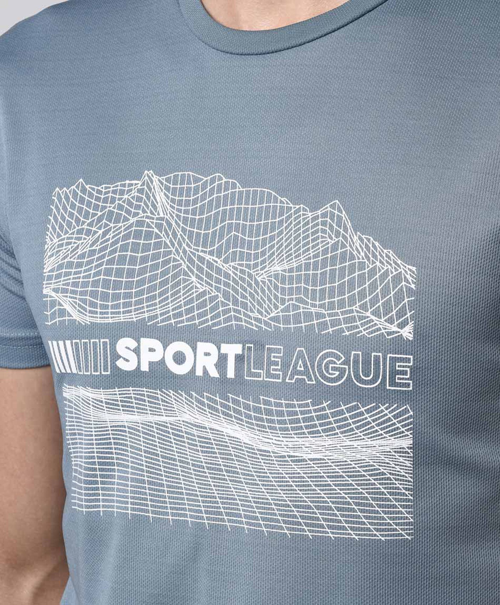 Polera deportiva hombre estampado montaña Polera deportiva hombre estampado montaña
