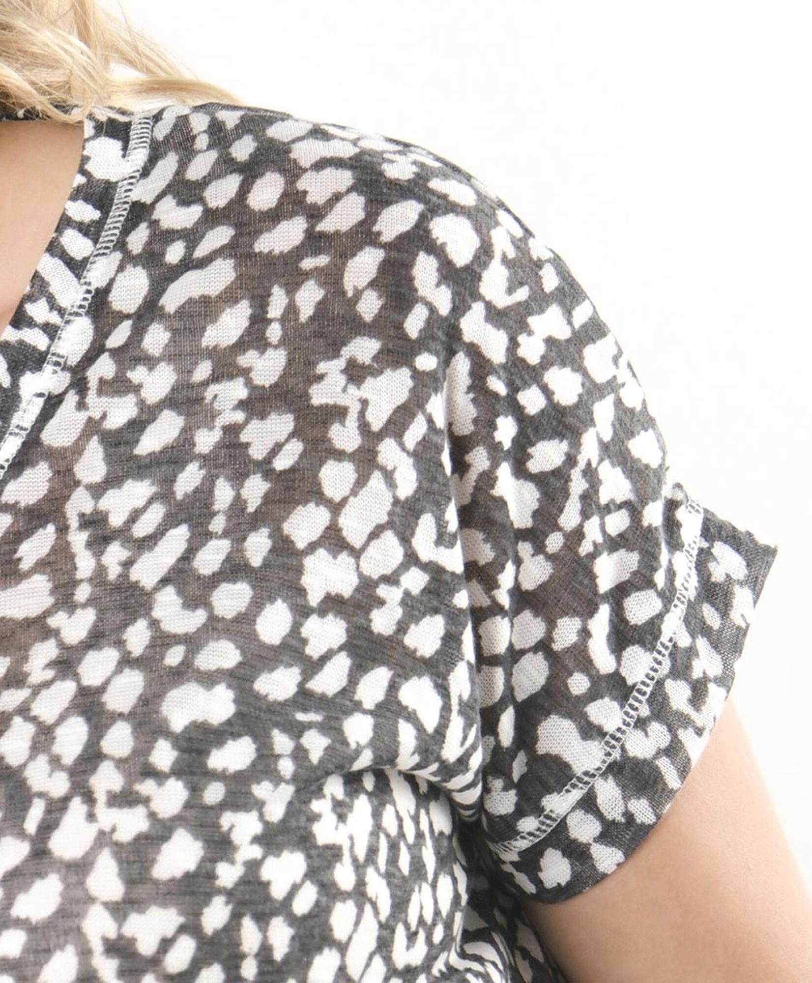 Polera mujer print transparencia Polera mujer print transparencia