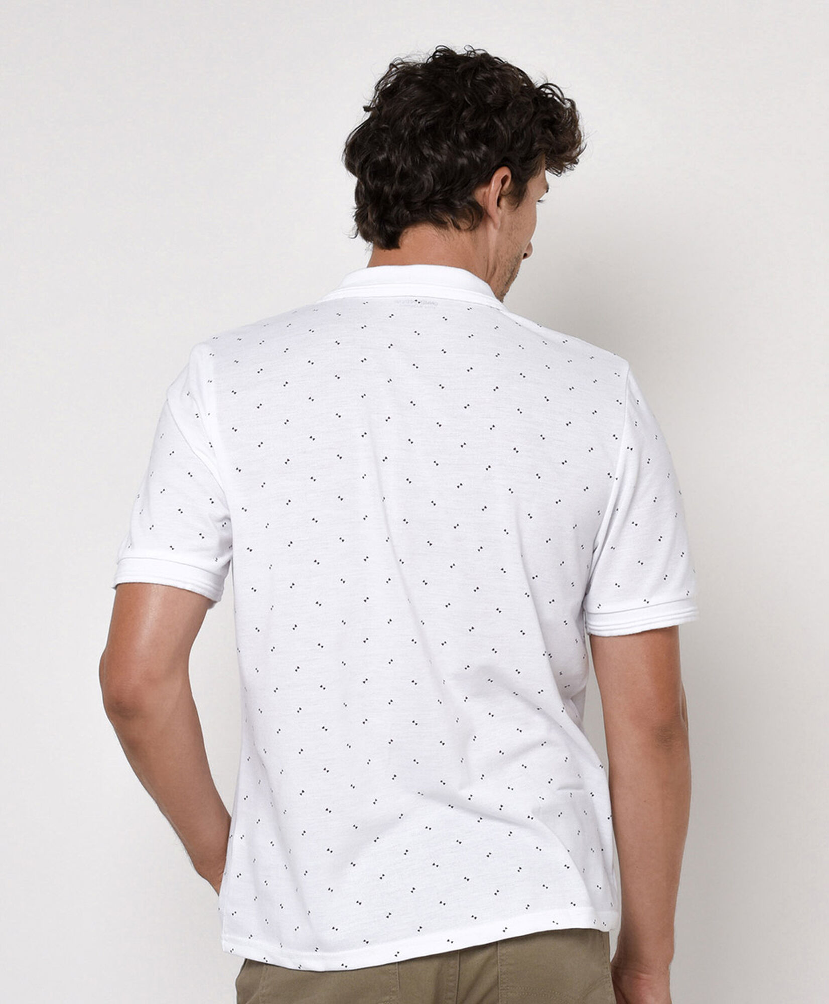 Polera hombre triángulo doble cuello piqué Polera hombre triángulo doble cuello piqué