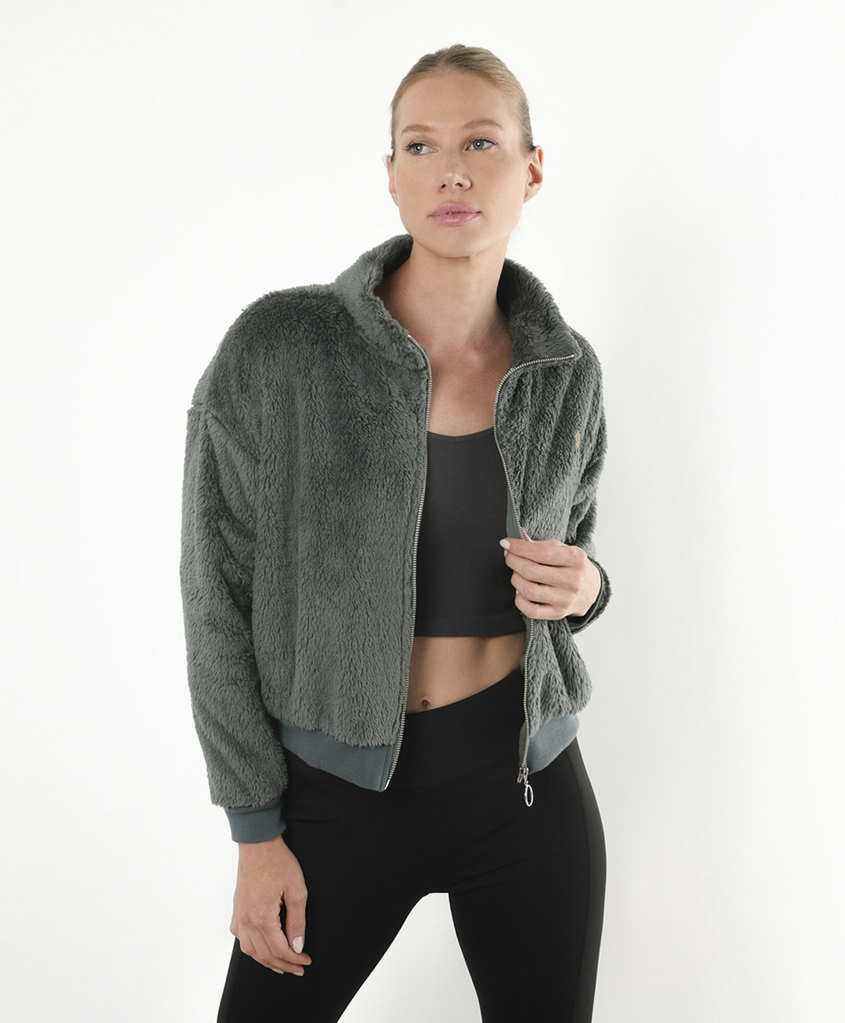 Polar deportivo mujer crop pelitos Polar deportivo mujer crop pelitos