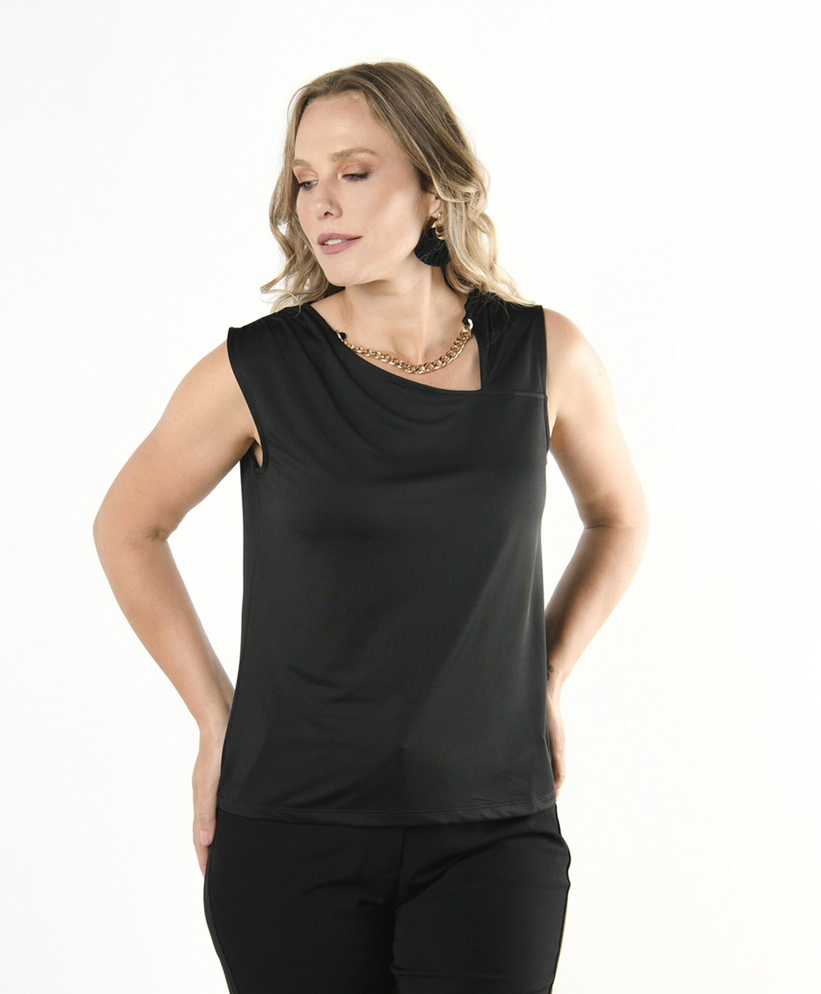 Polera mujer cadena asimetrica Polera mujer cadena asimetrica