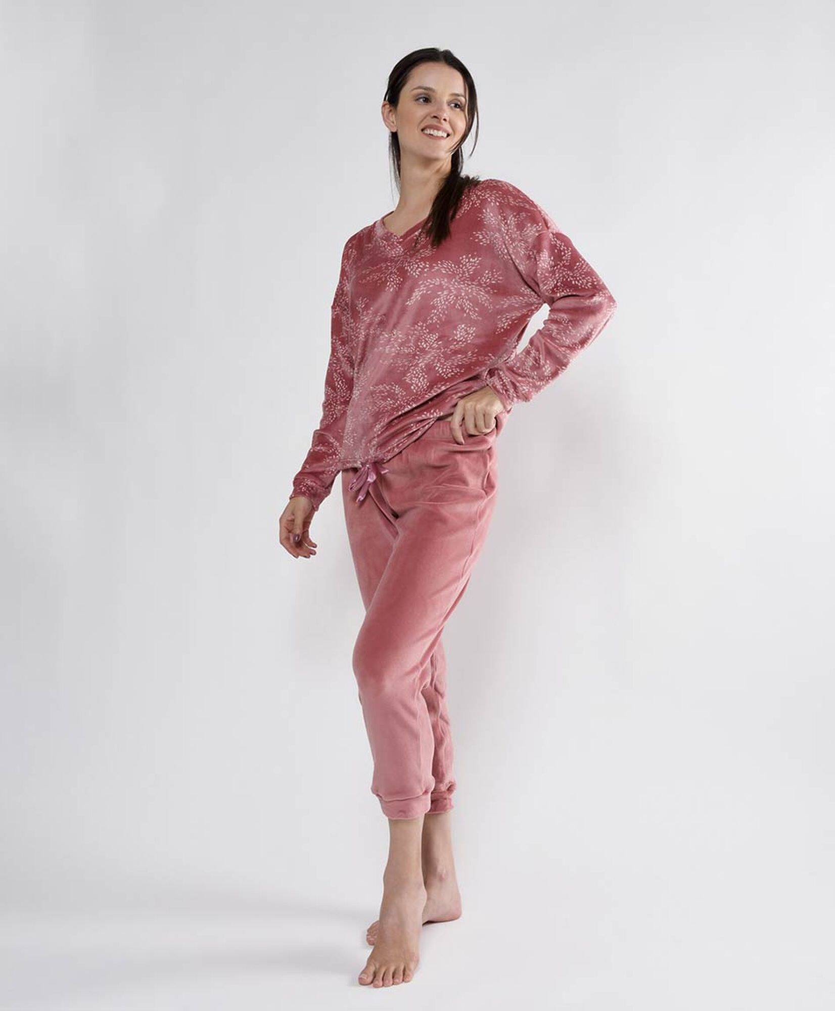 Pijama mujer velvet floreado Pijama mujer velvet floreado