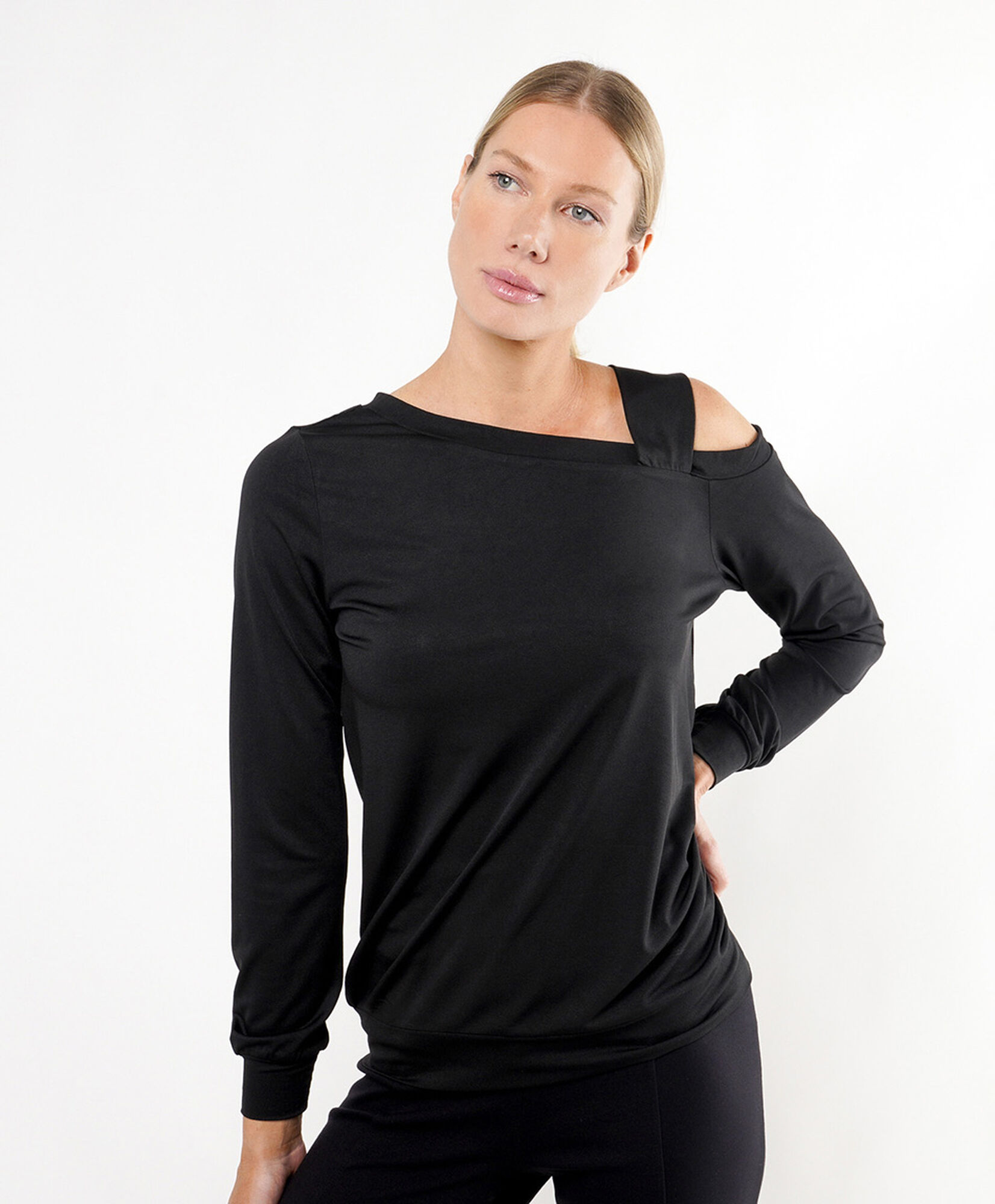 Polera mujer lisa cuello asimétrico Polera mujer lisa cuello asimétrico