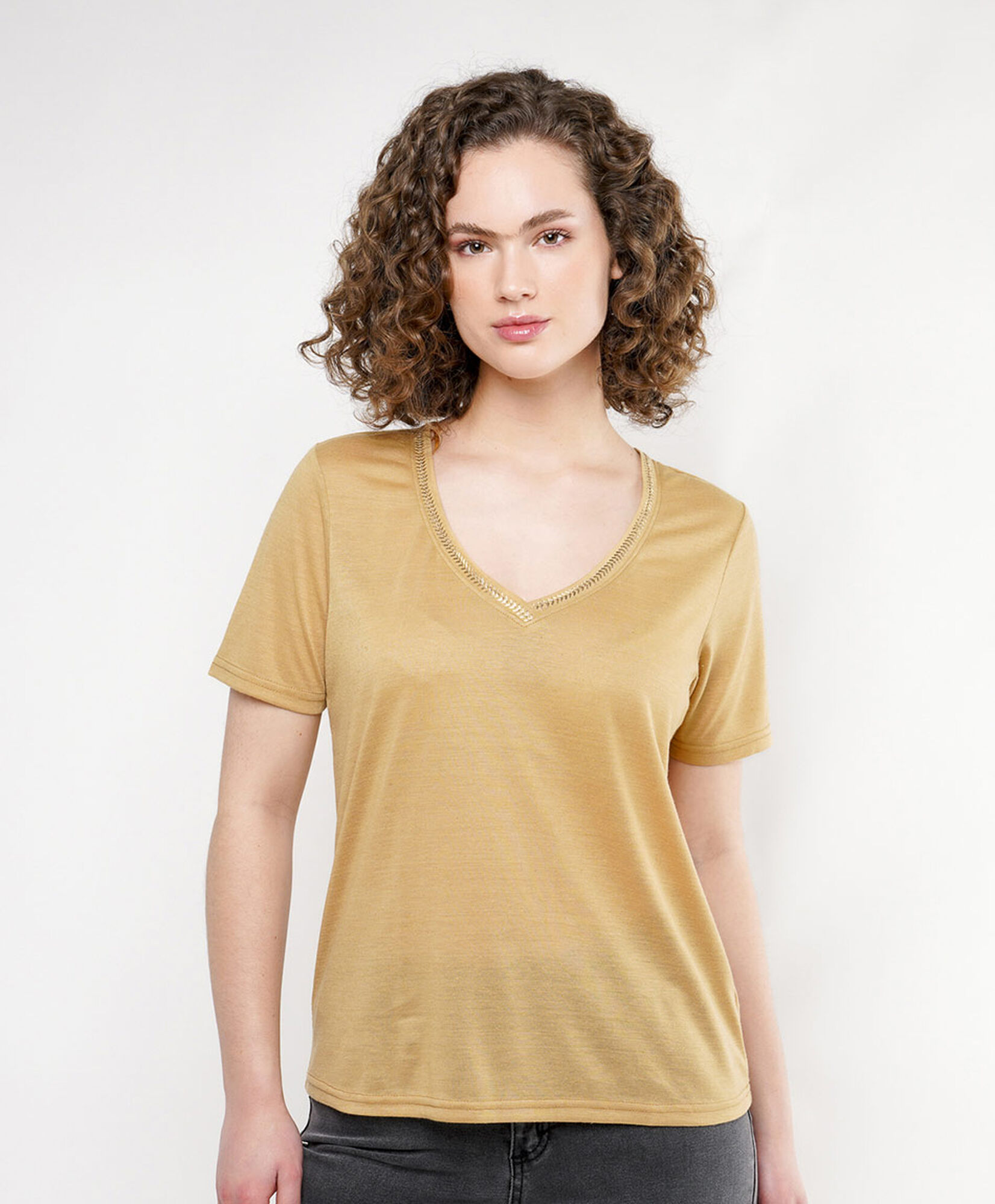 Polera mujer cuello bordado lino Polera mujer cuello bordado lino