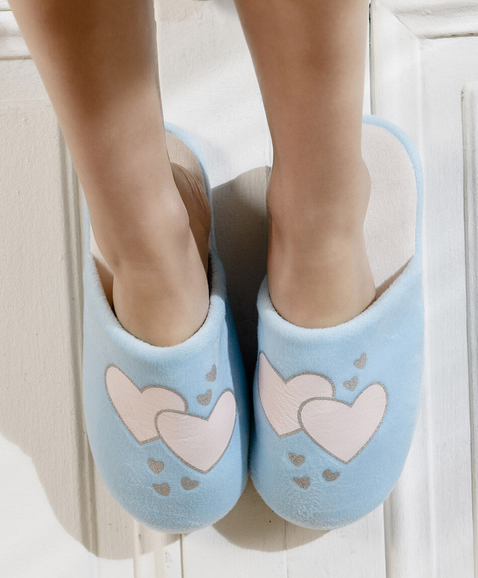 Pantufla mujer doble coraz&oacute;n