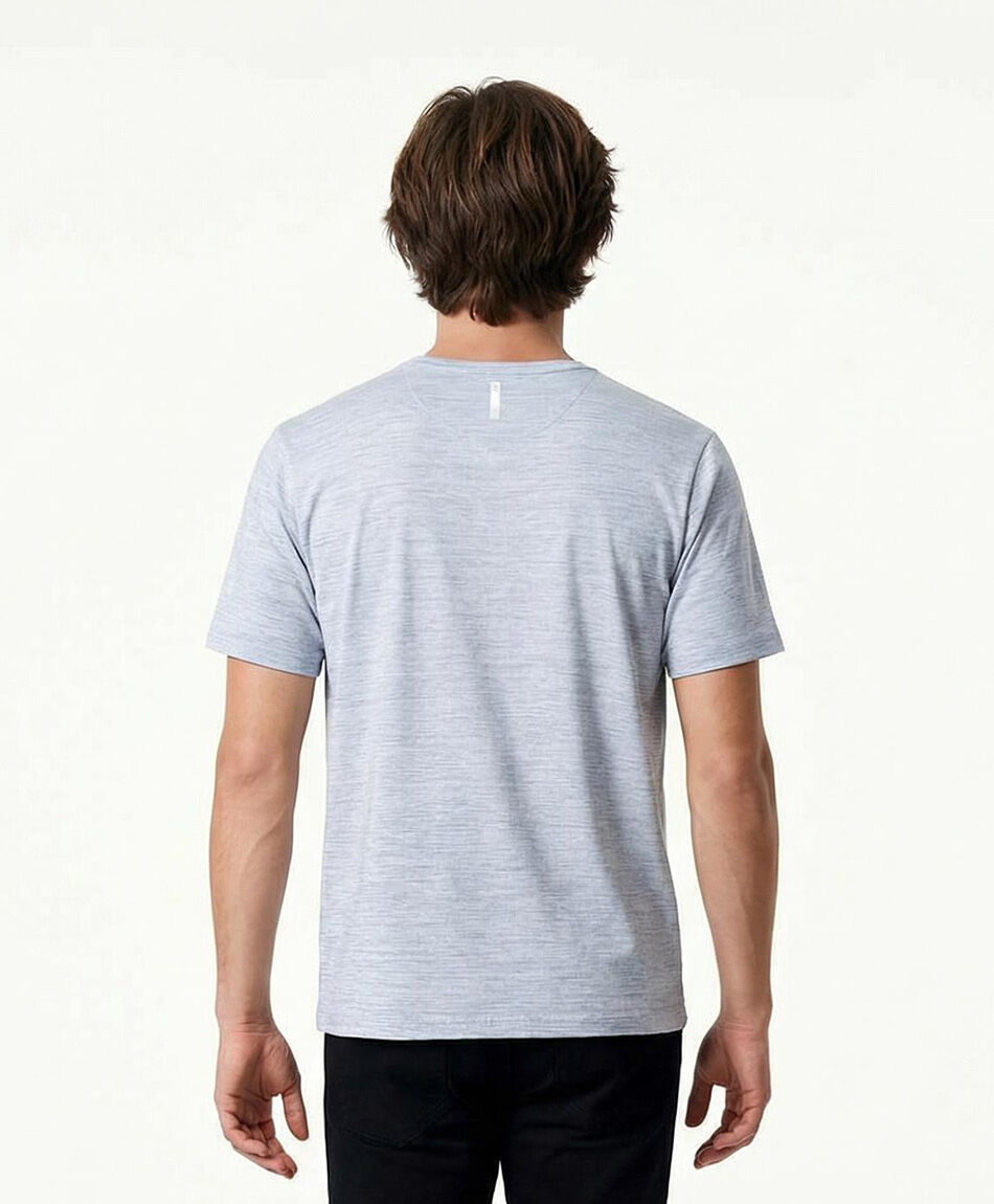 Polera deportiva hombre train hard