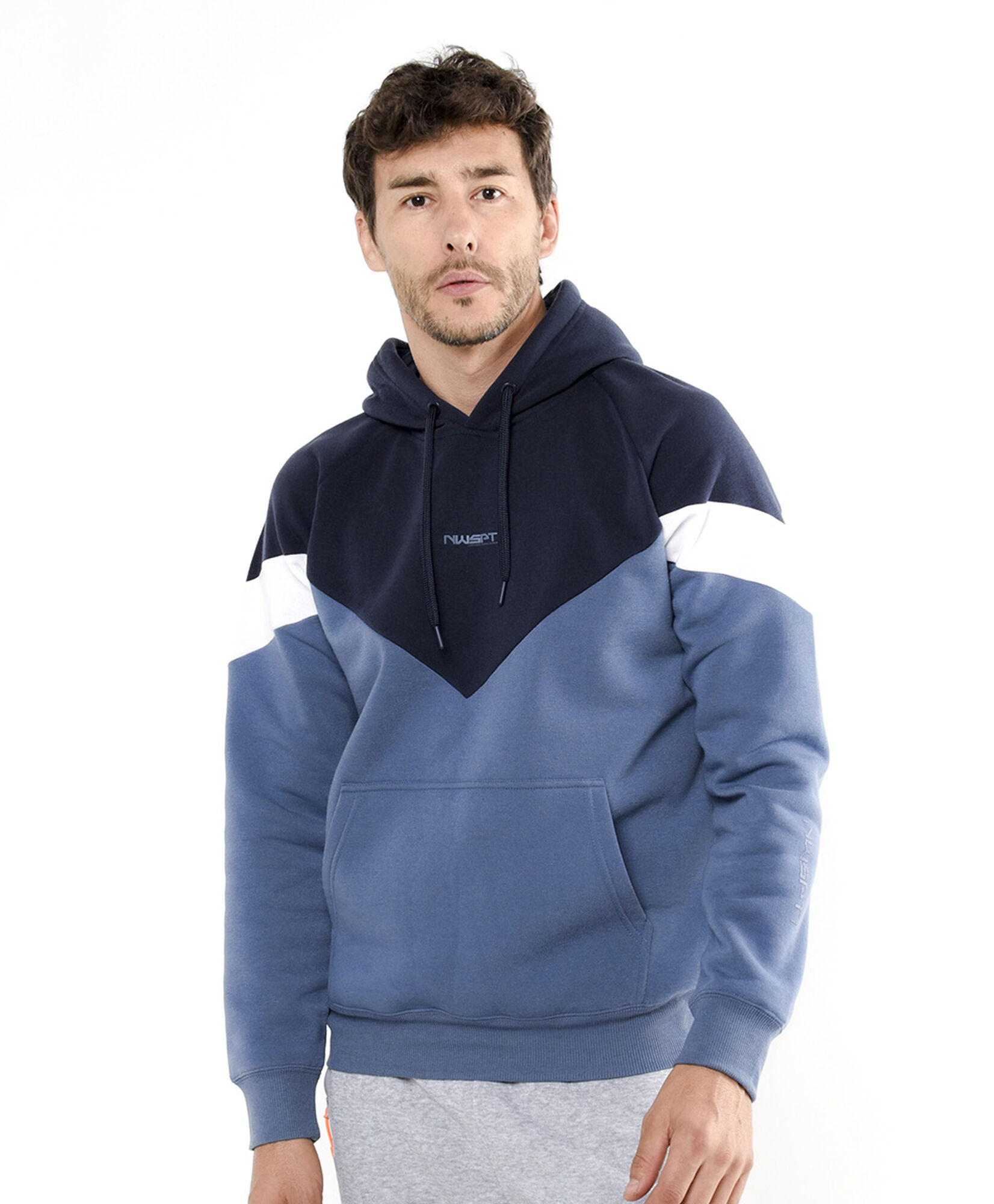 Polerón deportivo hombre línea azul Polerón deportivo hombre línea azul