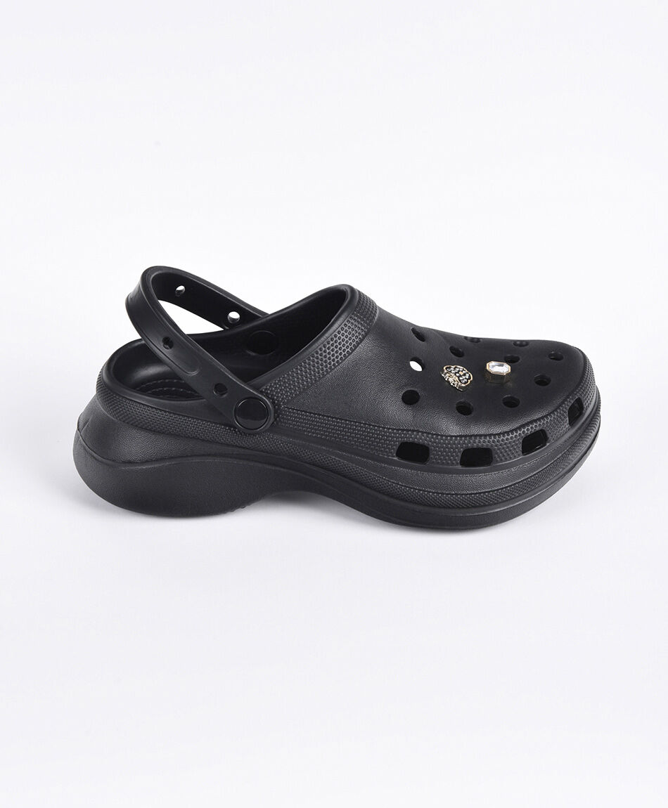 Sandalia mujer dijes negra