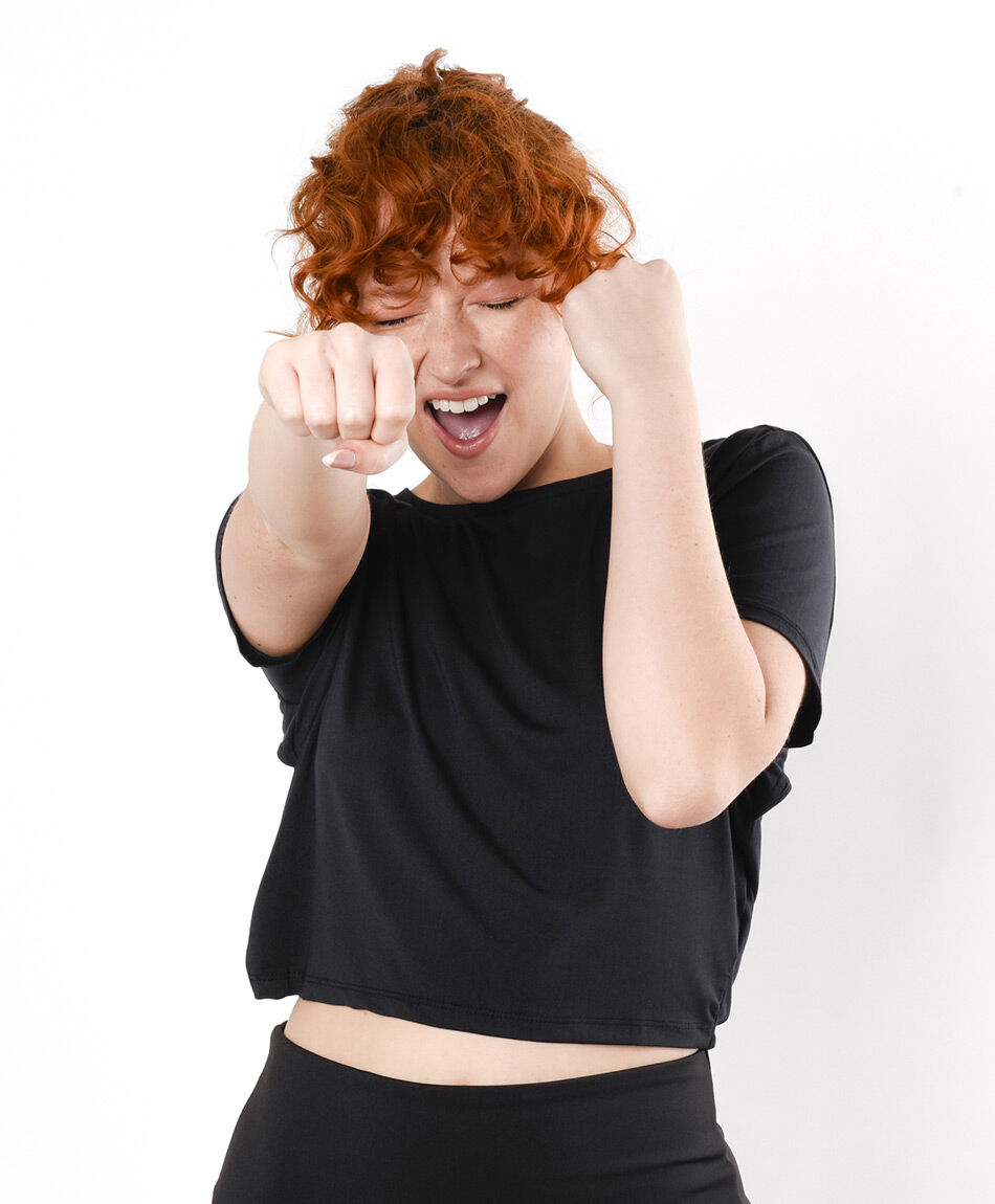 Polera deportiva mujer espalda abierta