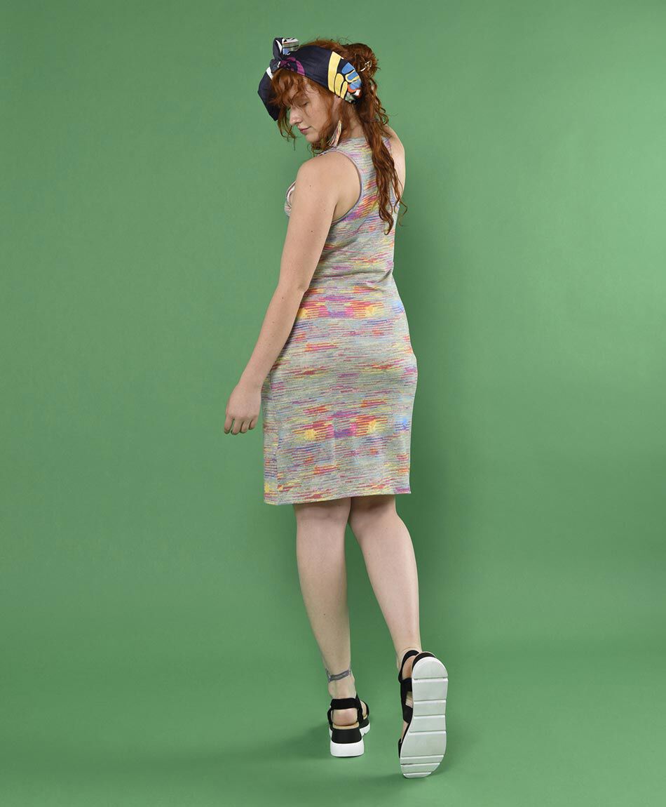 Vestido hasta la rodilla sin mangas