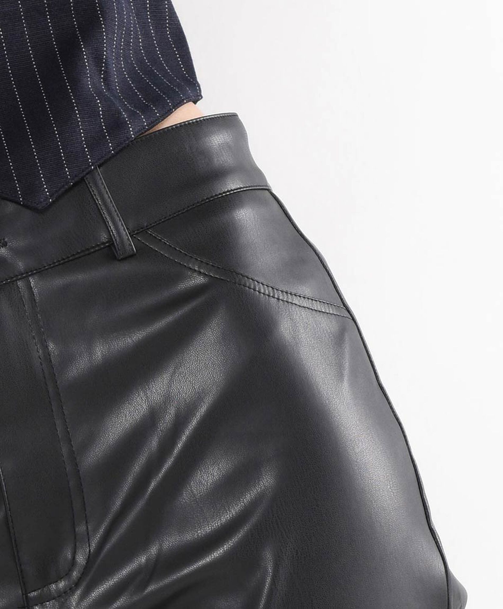 Pantalón mujer imitación cuero Pantalón mujer imitación cuero