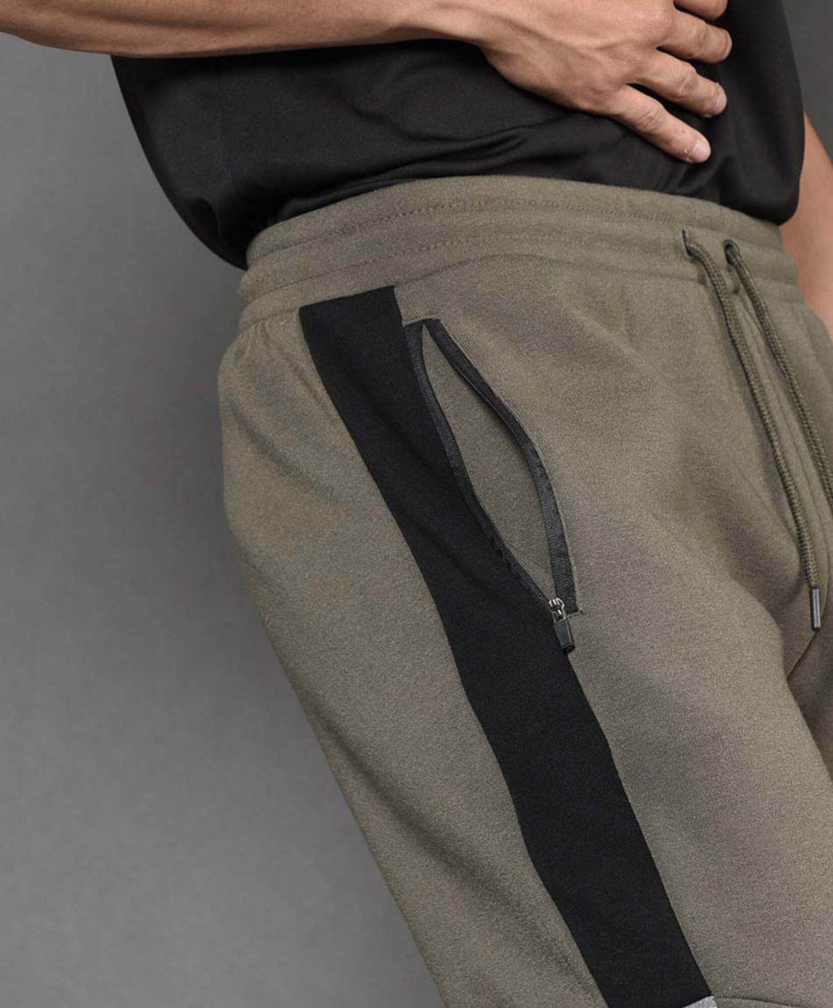 Pantalón de buzo hombre franja bicolor lateral Pantalón de buzo hombre franja bicolor lateral