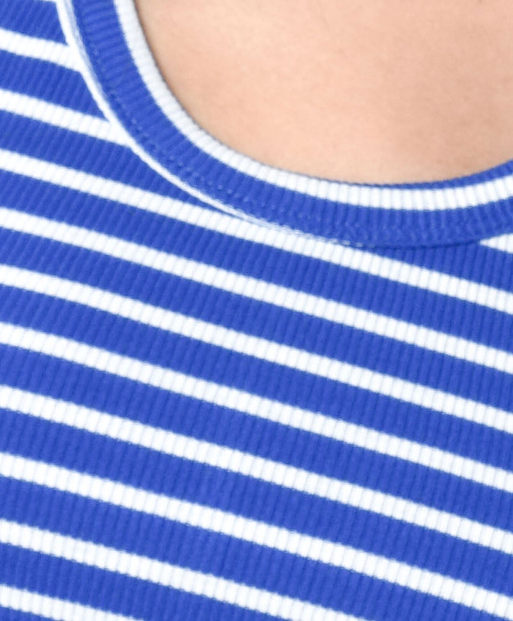 Polera mujer líneas azul sin mangas Polera mujer líneas azul sin mangas
