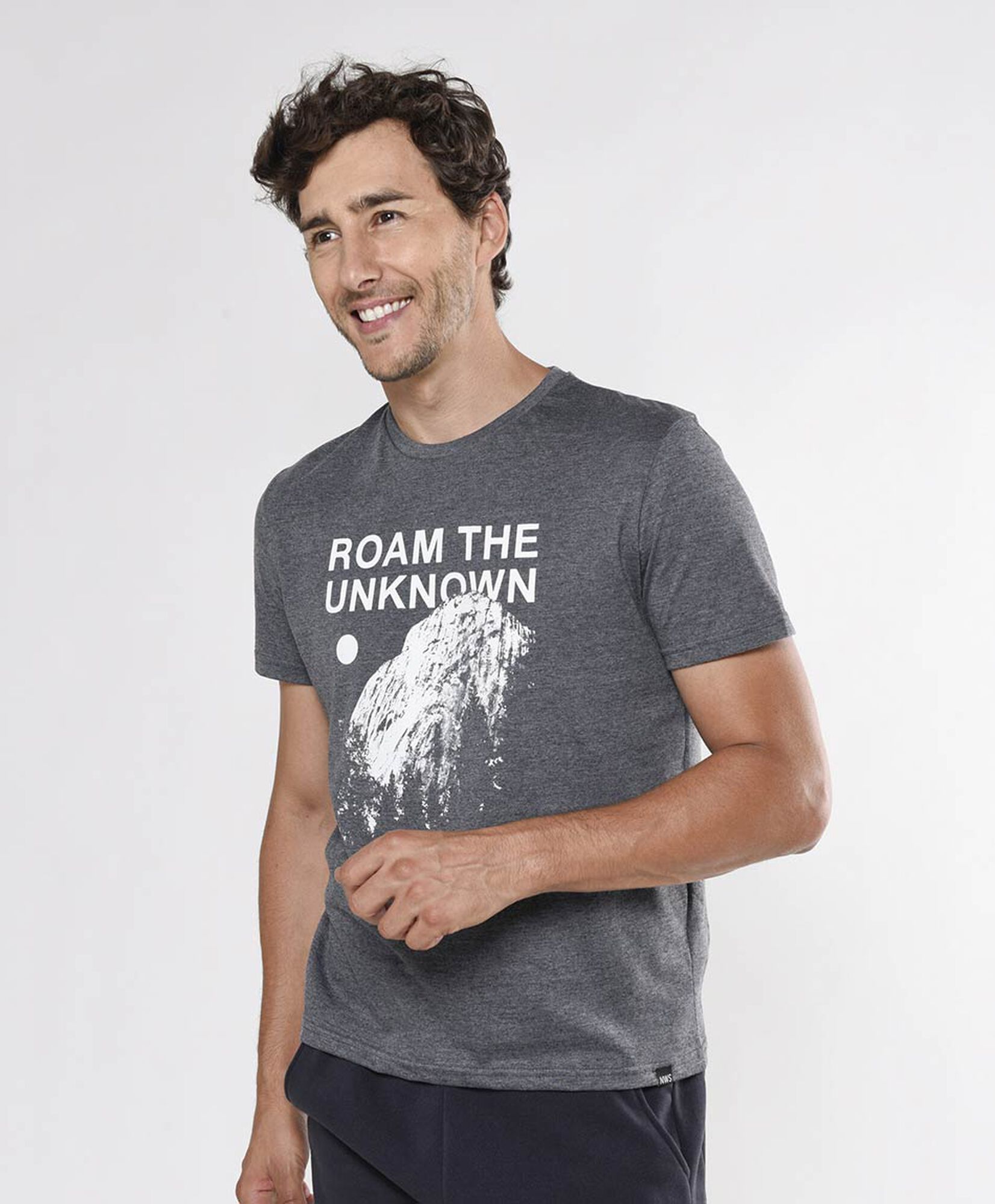 Polera deportiva hombre texto Polera deportiva hombre texto