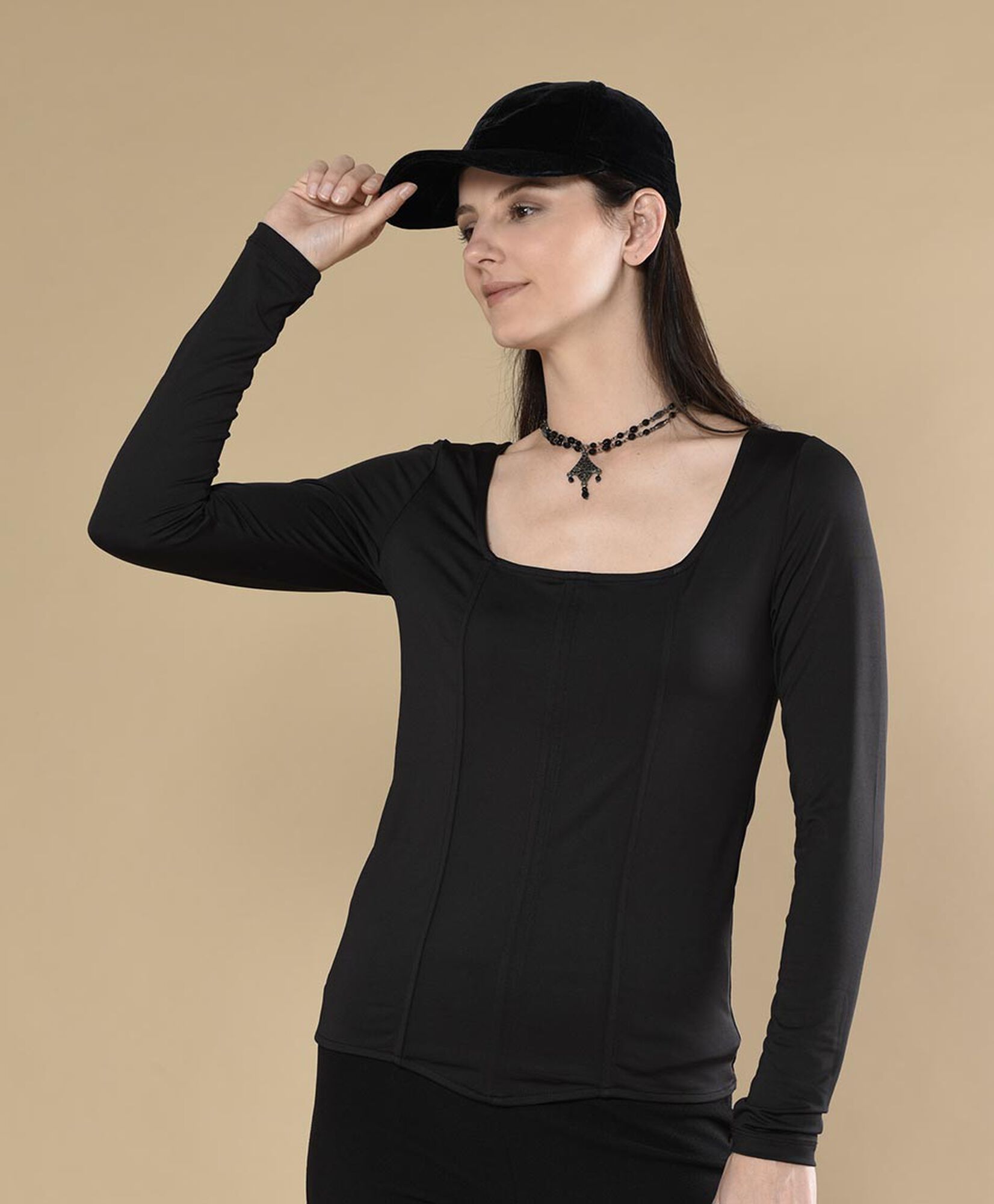 Polera mujer costuras frontales manga larga Polera mujer costuras frontales manga larga
