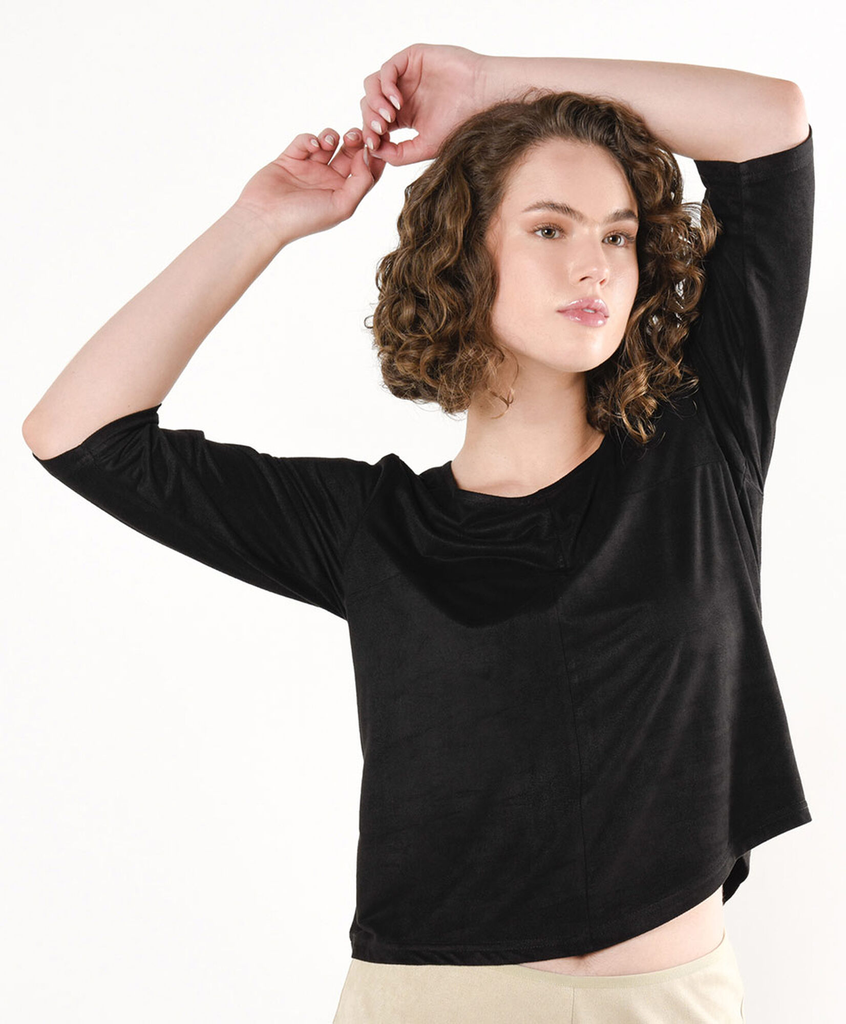 Polera mujer lisa gamuza negra Polera mujer lisa gamuza negra