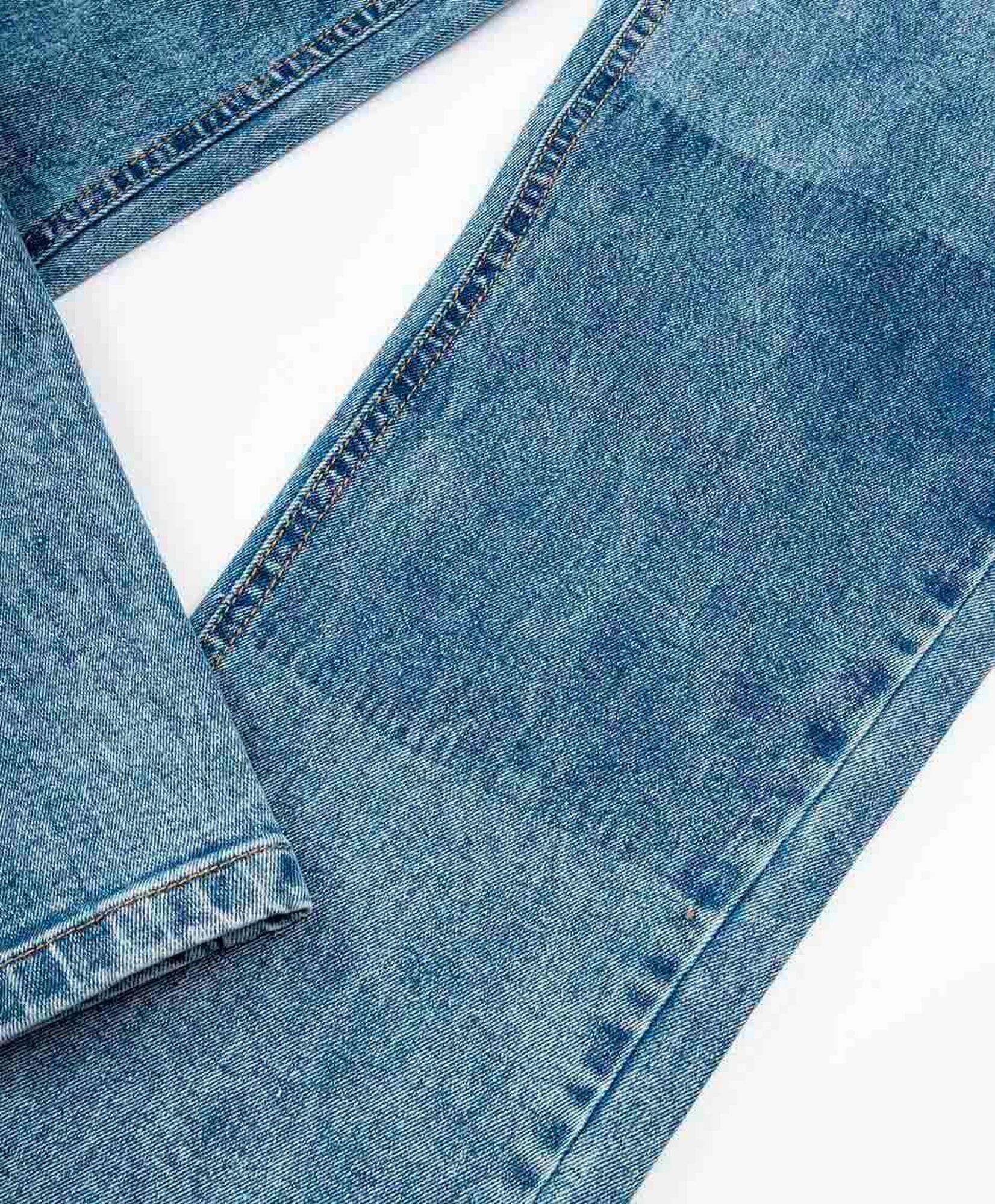Jeans niño detalle rodillas Jeans niño detalle rodillas