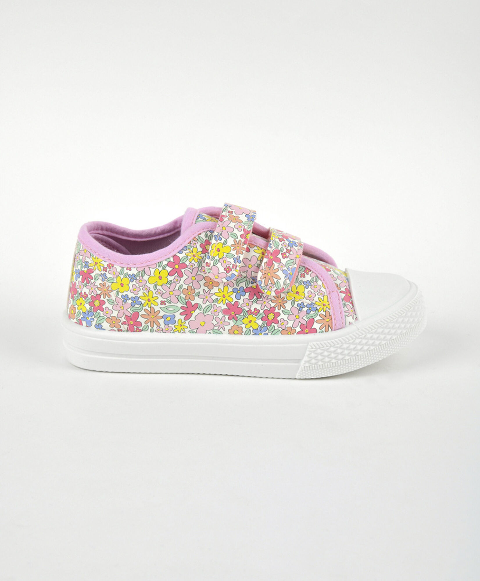 Zapatilla infantil (20 a 25) florcitas velcros Zapatilla infantil (20 a 25) florcitas velcros