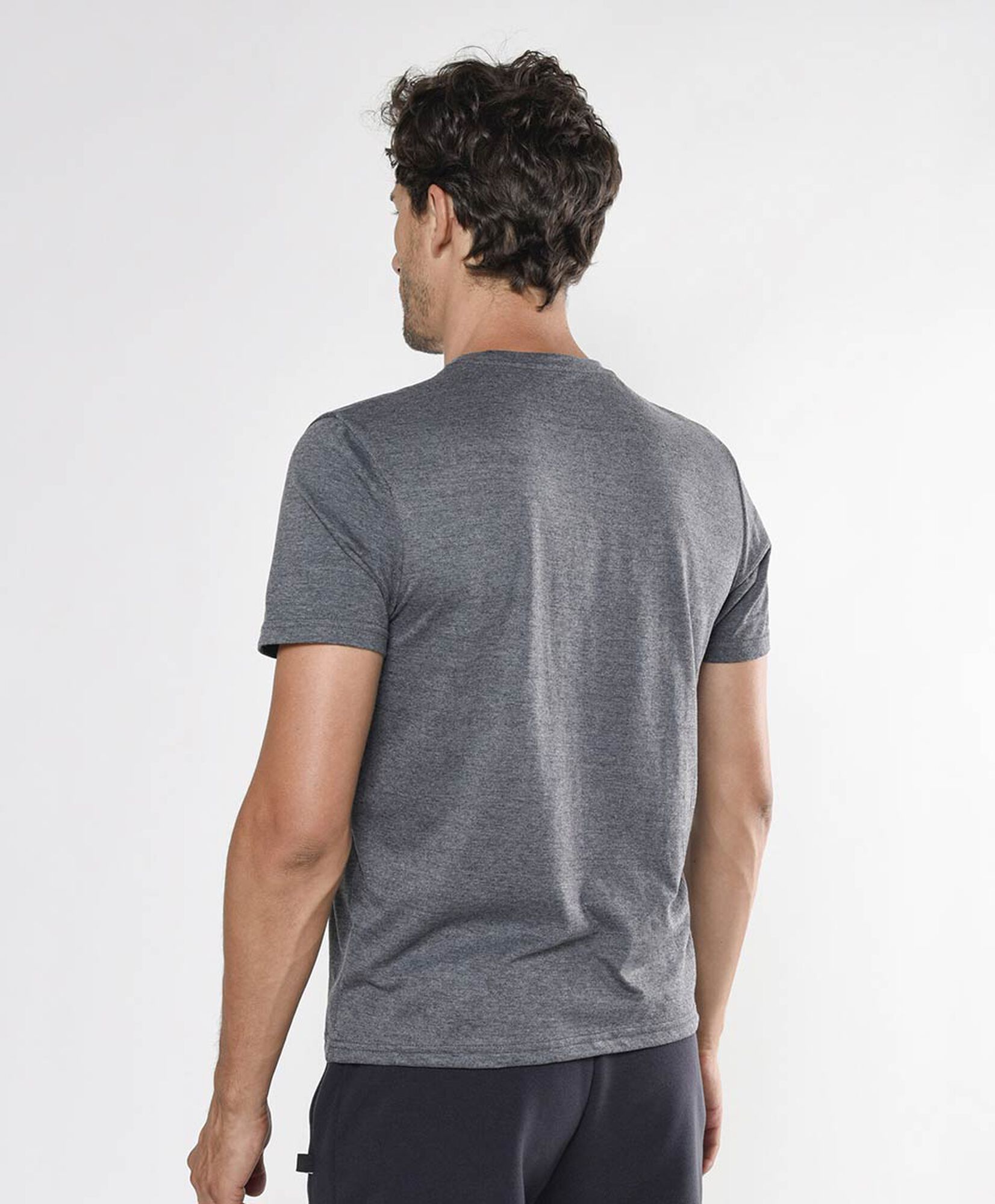 Polera deportiva hombre texto Polera deportiva hombre texto